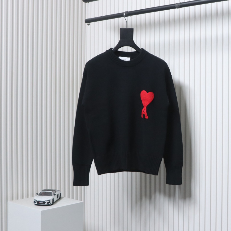 AMI Paris 21FW Heart Embroidery Crewneck Sweater Black