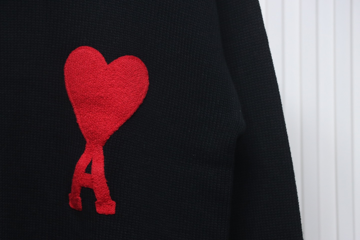 AMI Paris 21FW Heart Embroidery Crewneck Sweater Black