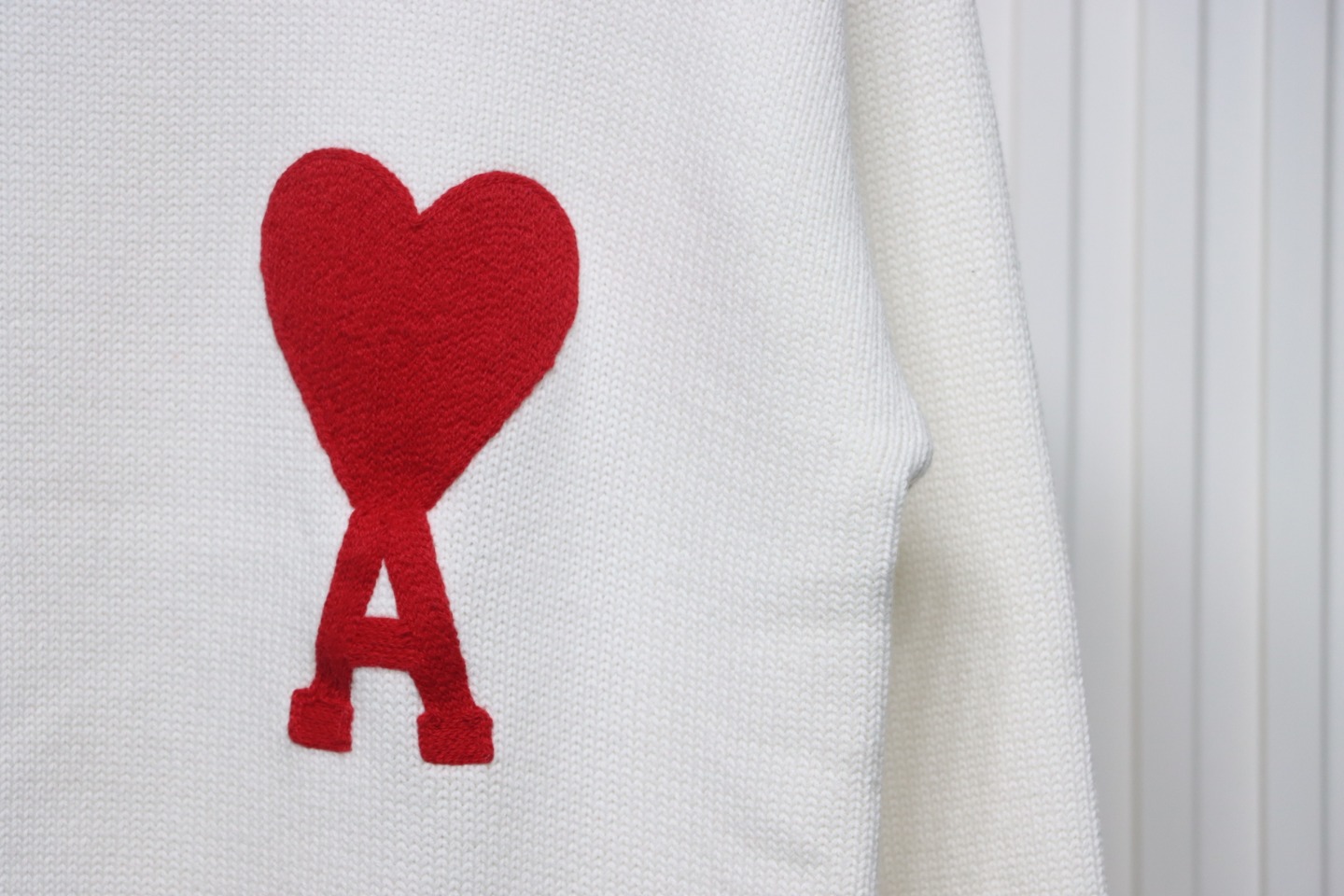 AMI Paris 21FW Heart Embroidery Crewneck Sweater White