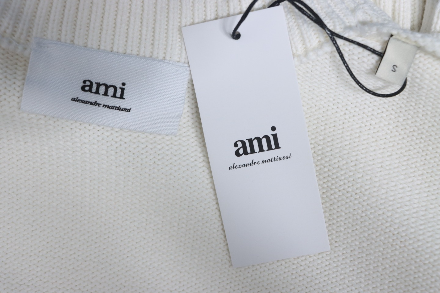 AMI Paris 21FW Heart Embroidery Crewneck Sweater White
