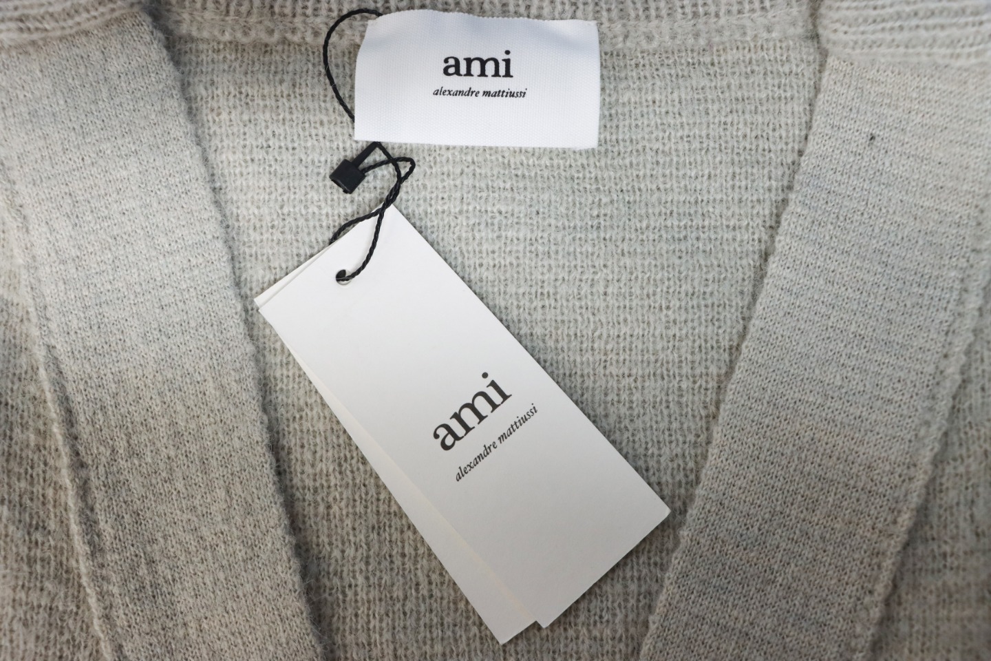 AMI Paris 24FW Cloud Mohair Cardigan Beige