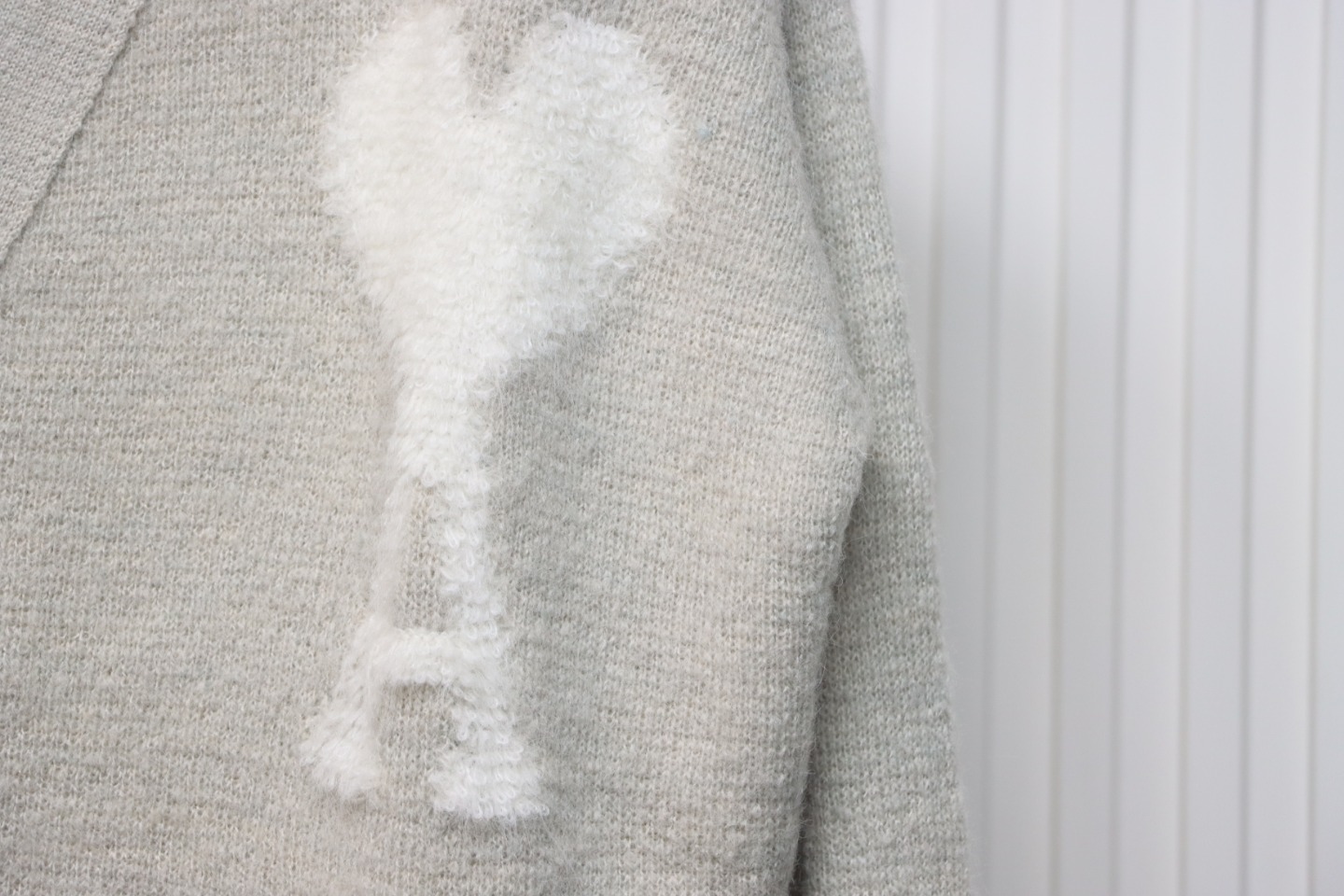 AMI Paris 24FW Cloud Mohair Cardigan Beige