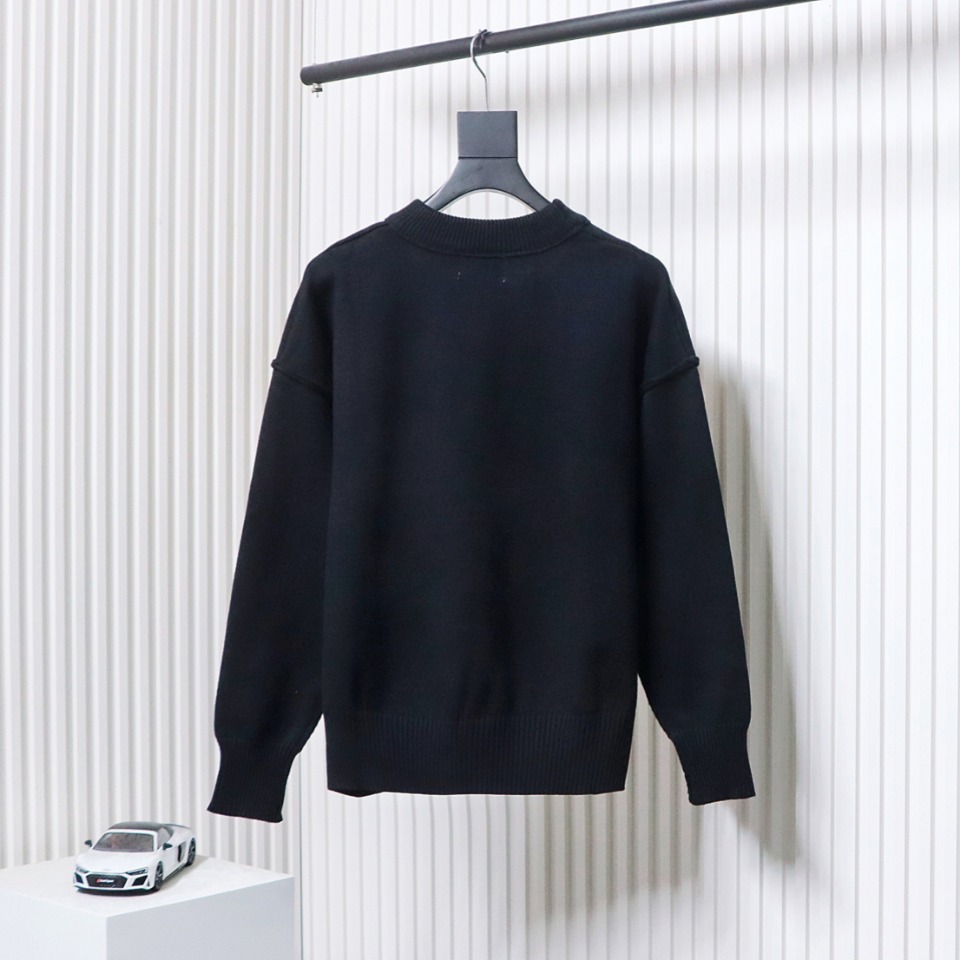 AMI Paris 24Fw Heart Shaped Crew Neck Sweater Black