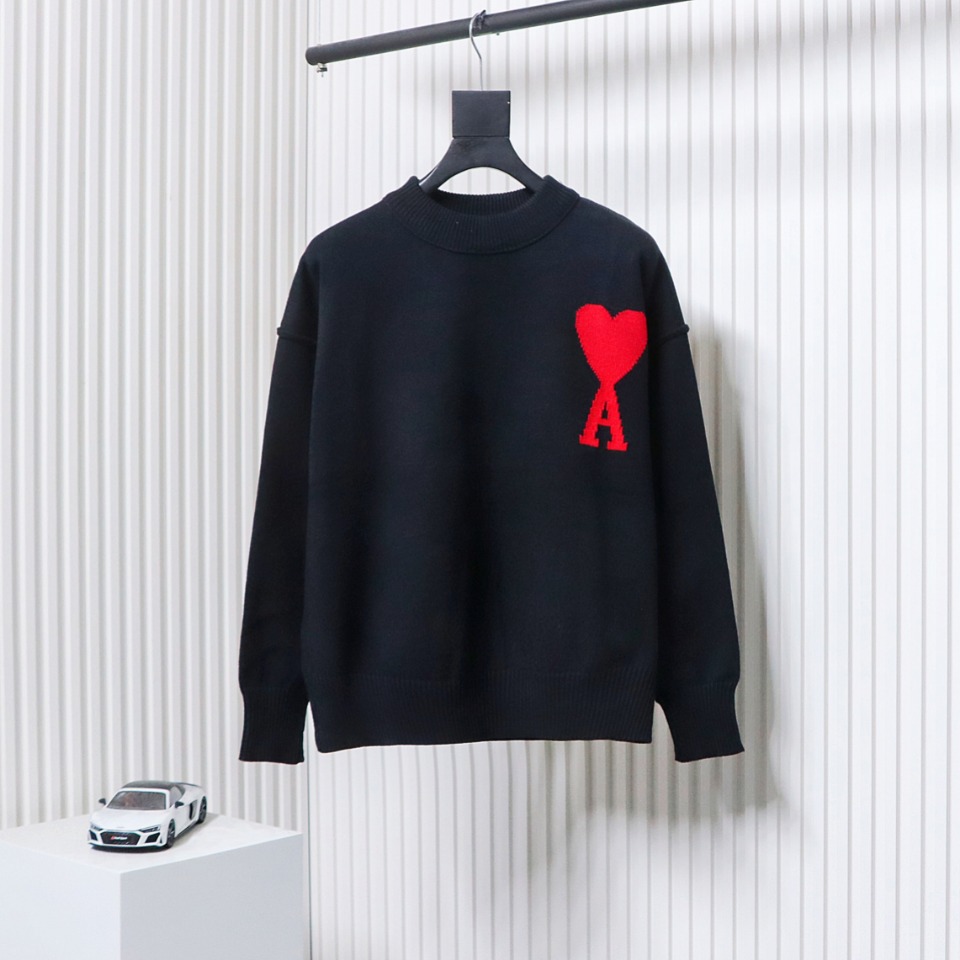 AMI Paris 24Fw Heart Shaped Crew Neck Sweater Black