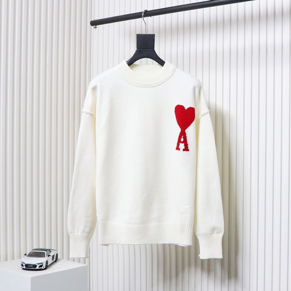 AMI Paris 24Fw Heart Shaped Crew Neck Sweater White