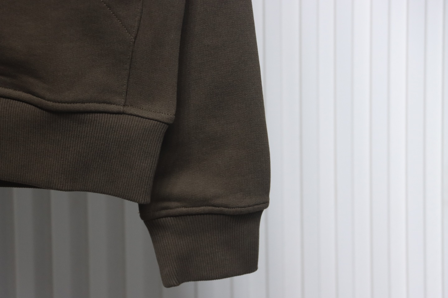 AMI Paris 24Fw Small Heart Logo Embroidered Hooded Jacket Dark Brown