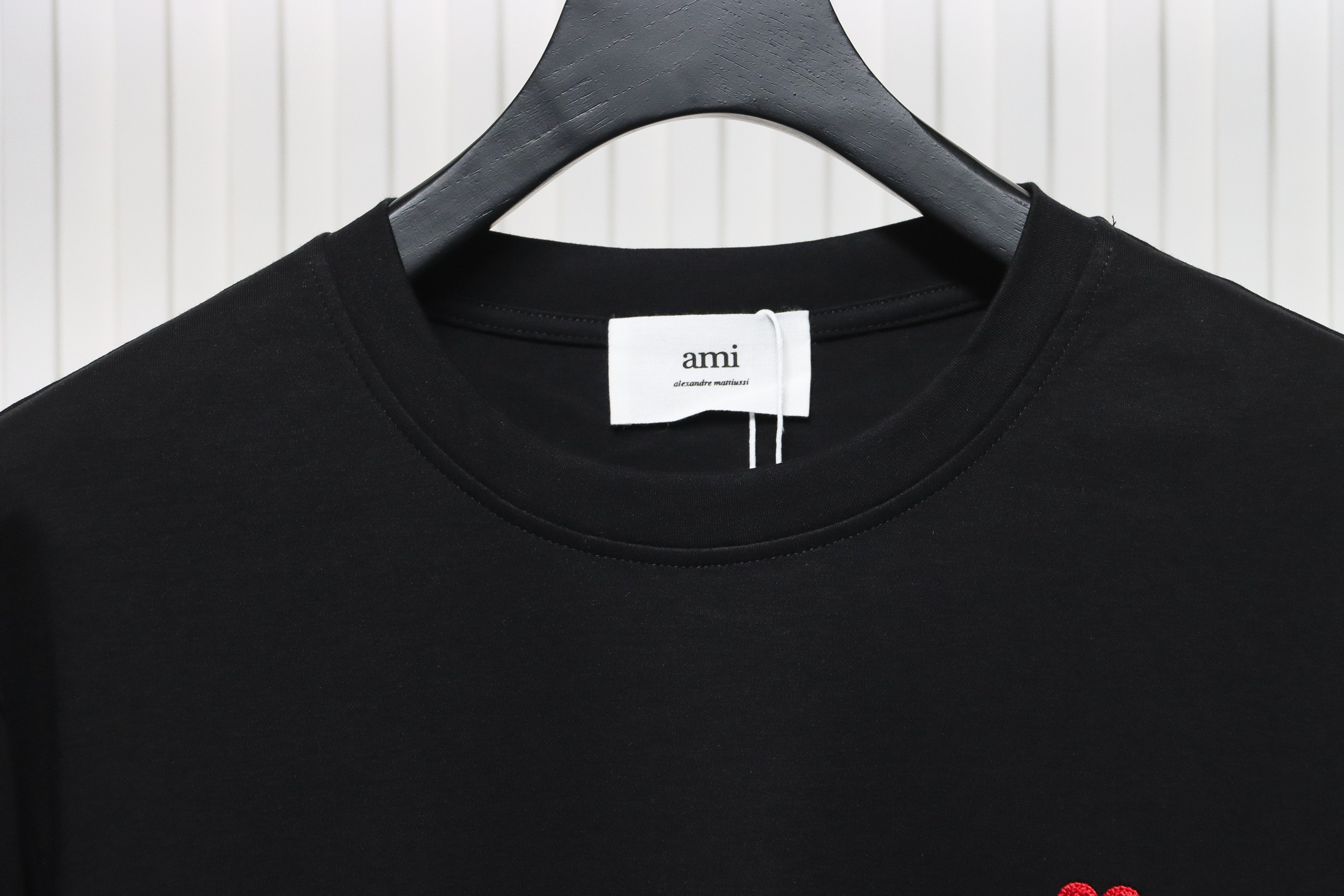 AMI Paris Small Love Logo Embroidered Long-Sleeved T-shirt Black