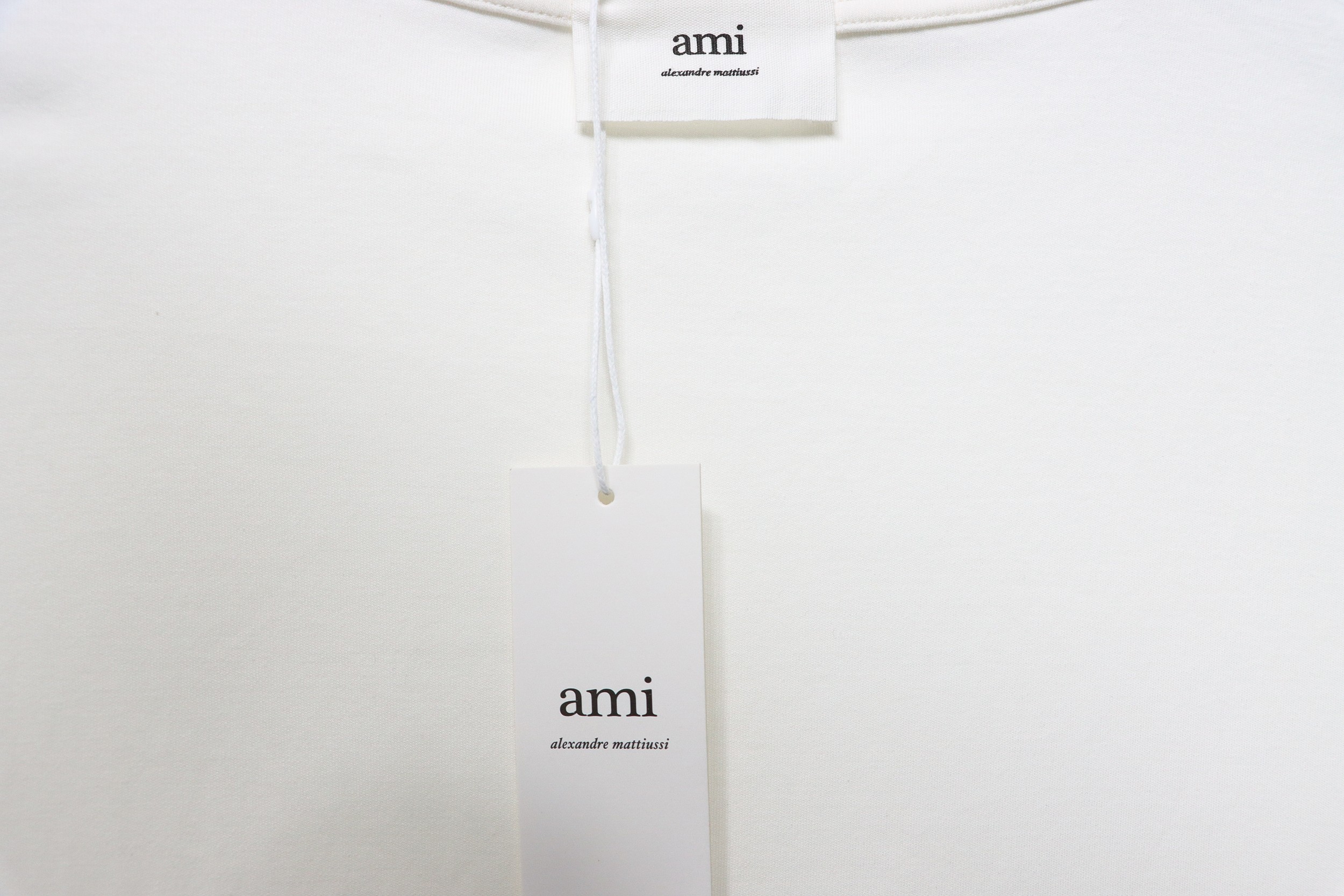 AMI Paris Small Love Logo Embroidered Long-Sleeved T-shirt White