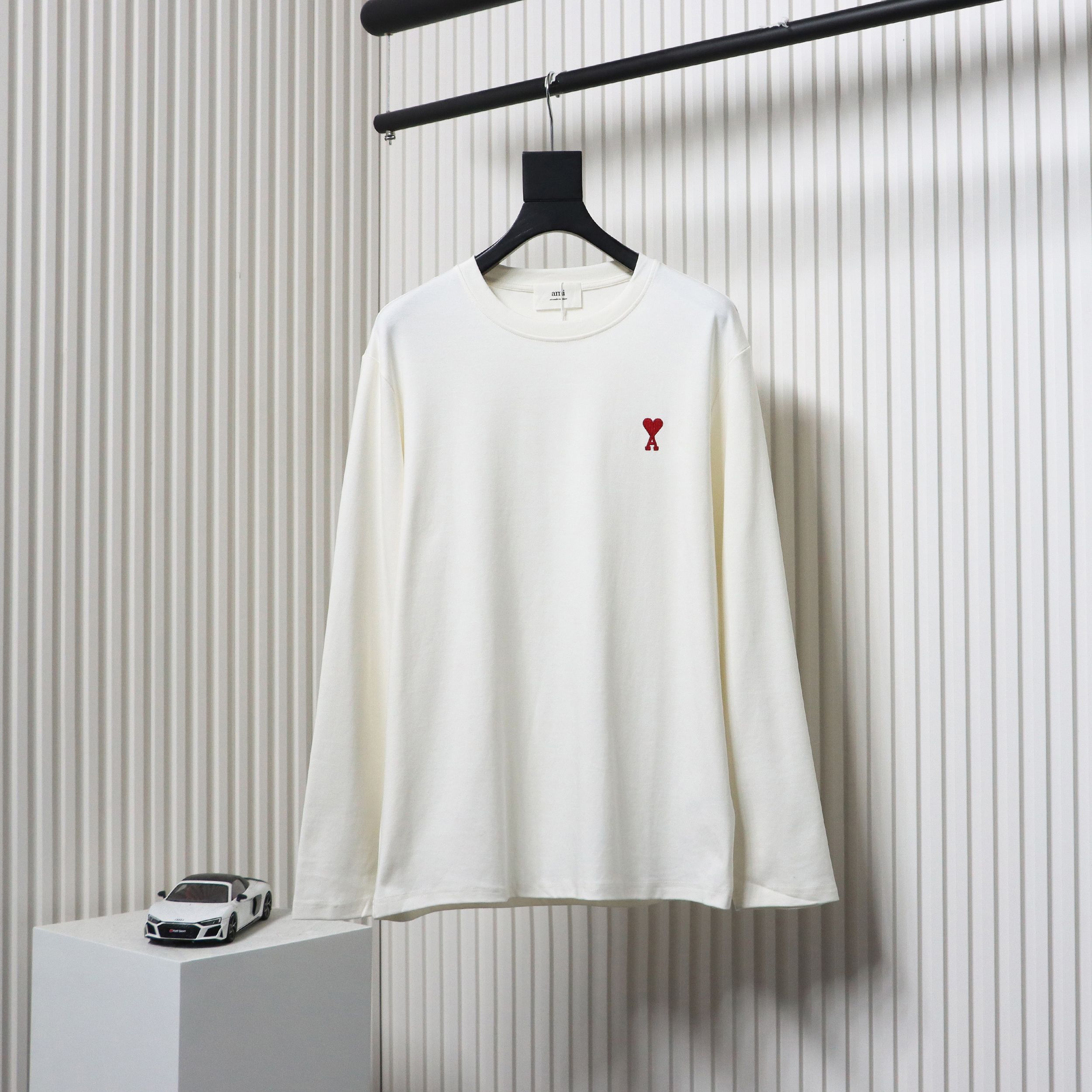 AMI Paris Small Love Logo Embroidered Long-Sleeved T-shirt White
