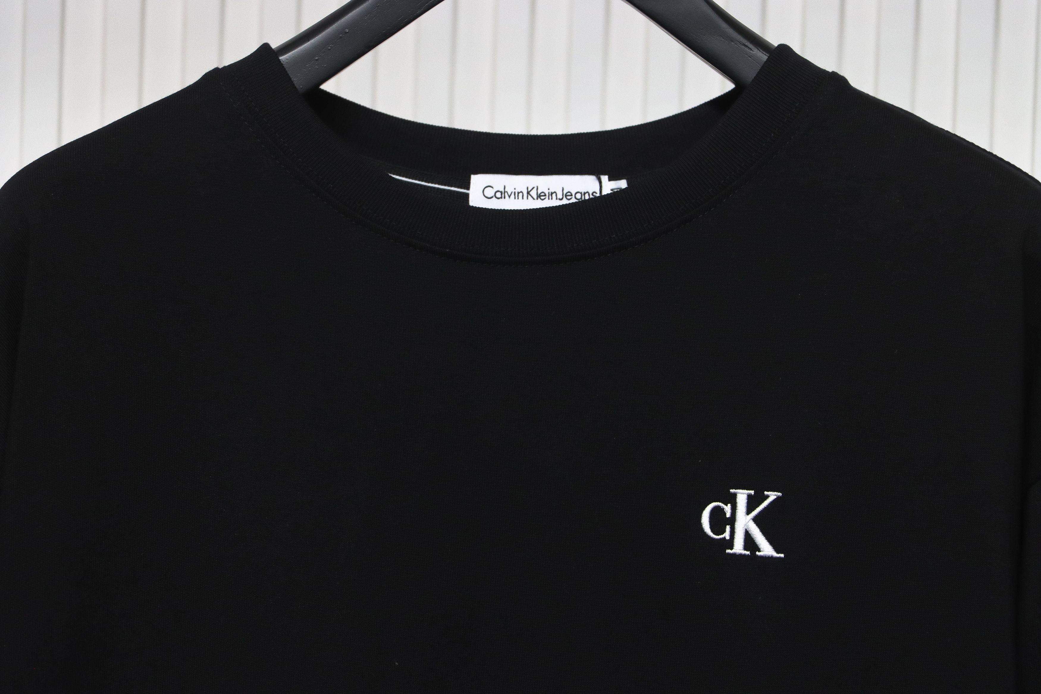Calvin Klein Small Logo Basic Round Neck Long Sleeve Black