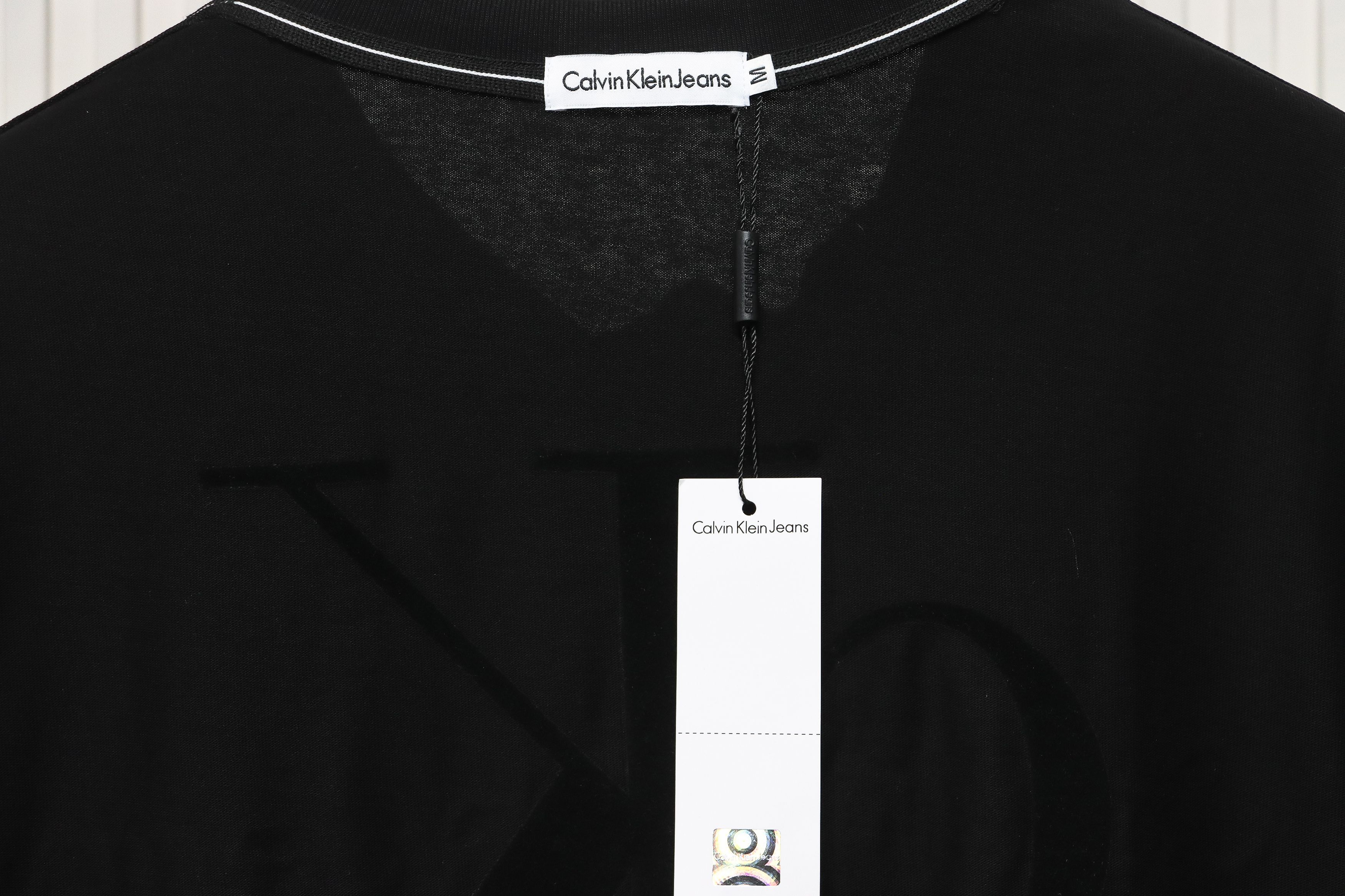 Calvin Klein Small Logo Basic Round Neck Long Sleeve Black