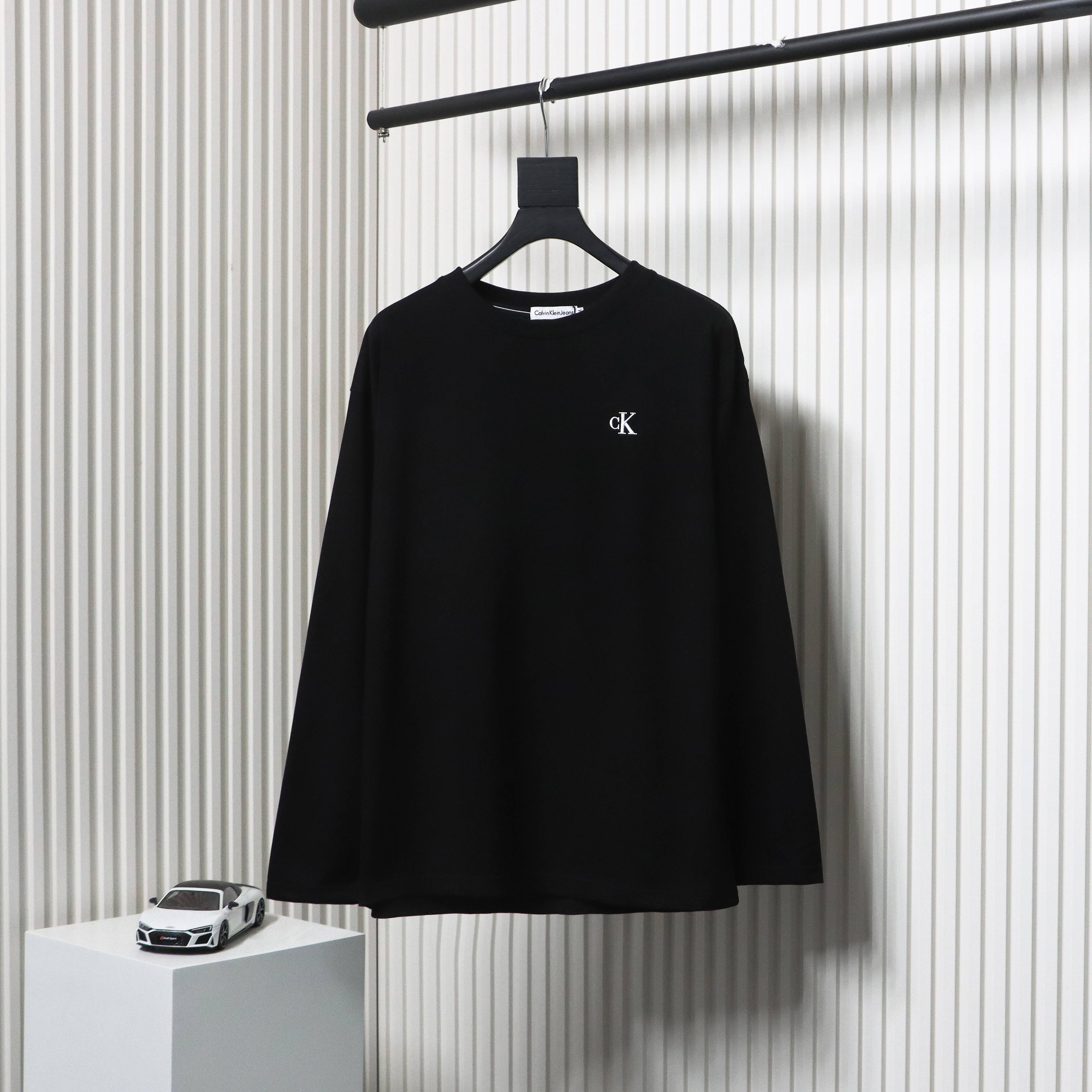 Calvin Klein Small Logo Basic Round Neck Long Sleeve Black
