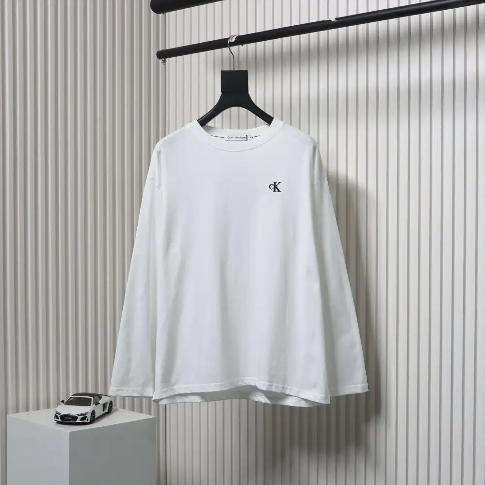 Calvin Klein Small Logo Basic Round Neck Long Sleeve White