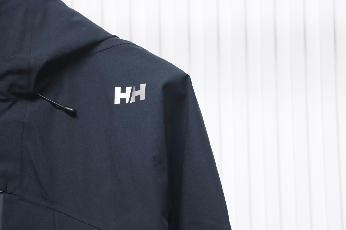 Helly Hansen HH Outdoor Mountaineering Cold And Windproof H2 Hard Shell Jacket Black