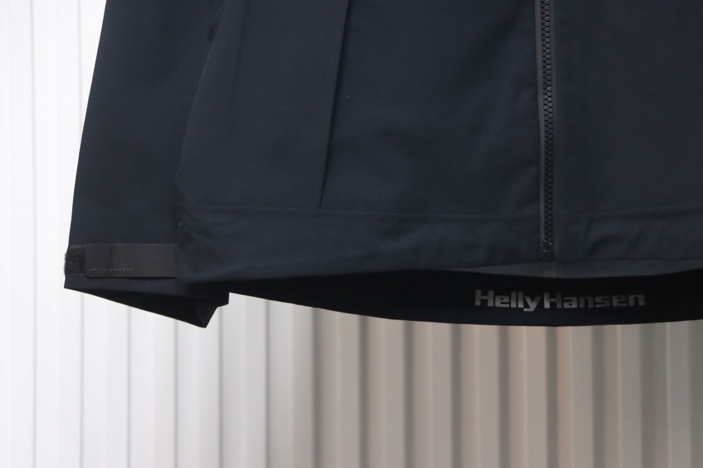 Helly Hansen HH Outdoor Mountaineering Cold And Windproof H2 Hard Shell Jacket Black