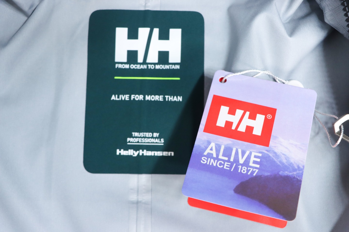 Helly Hansen HH Outdoor Mountaineering Cold And Windproof H2 Hard Shell Jacket Green