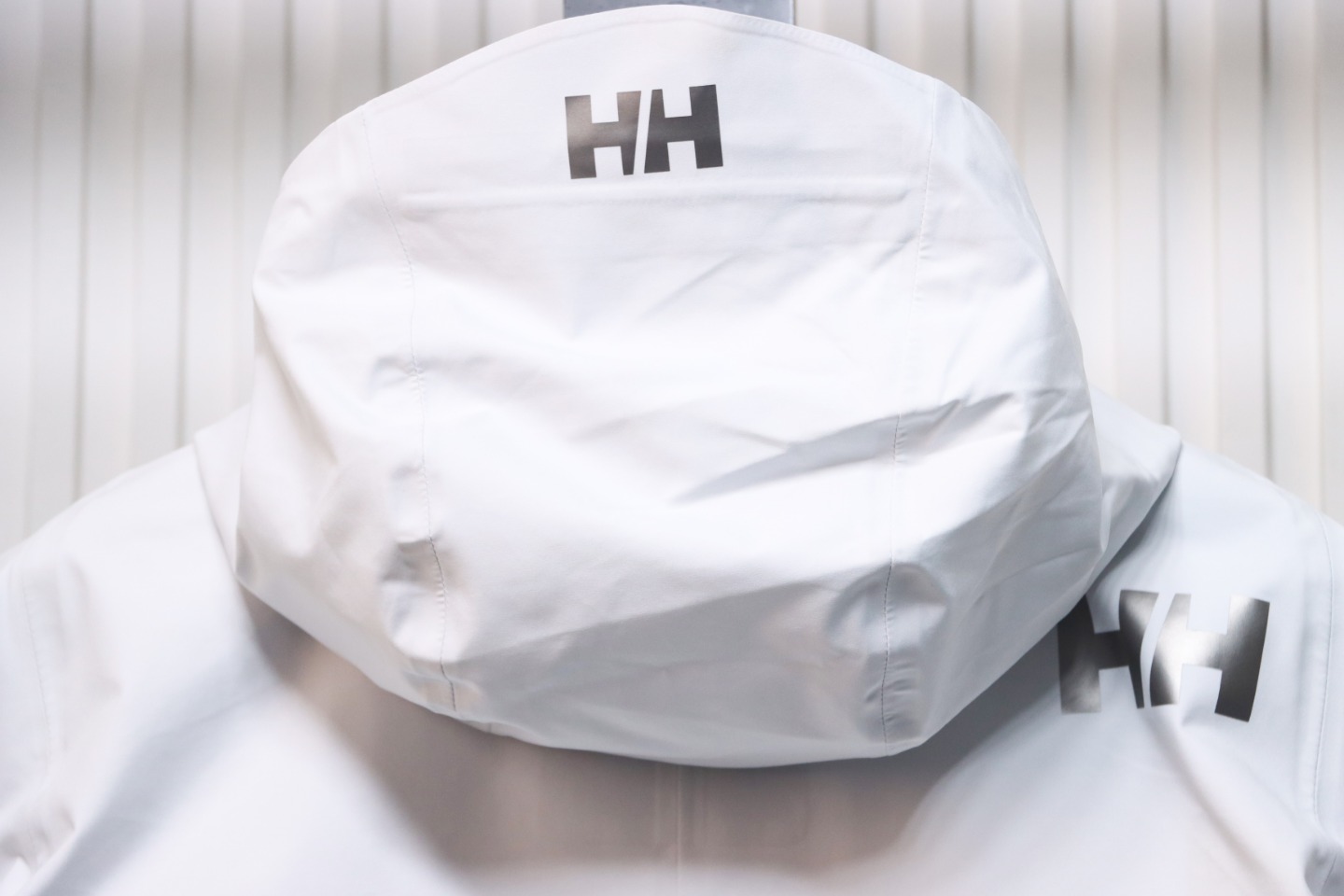 Helly Hansen HH Outdoor Mountaineering Cold And Windproof H2 Hard Shell Jacket White