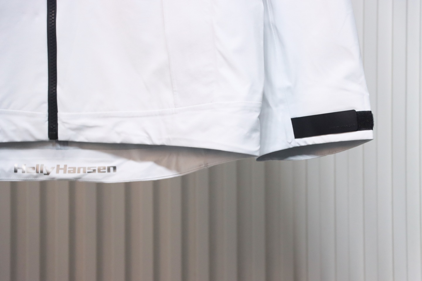 Helly Hansen HH Outdoor Mountaineering Cold And Windproof H2 Hard Shell Jacket White