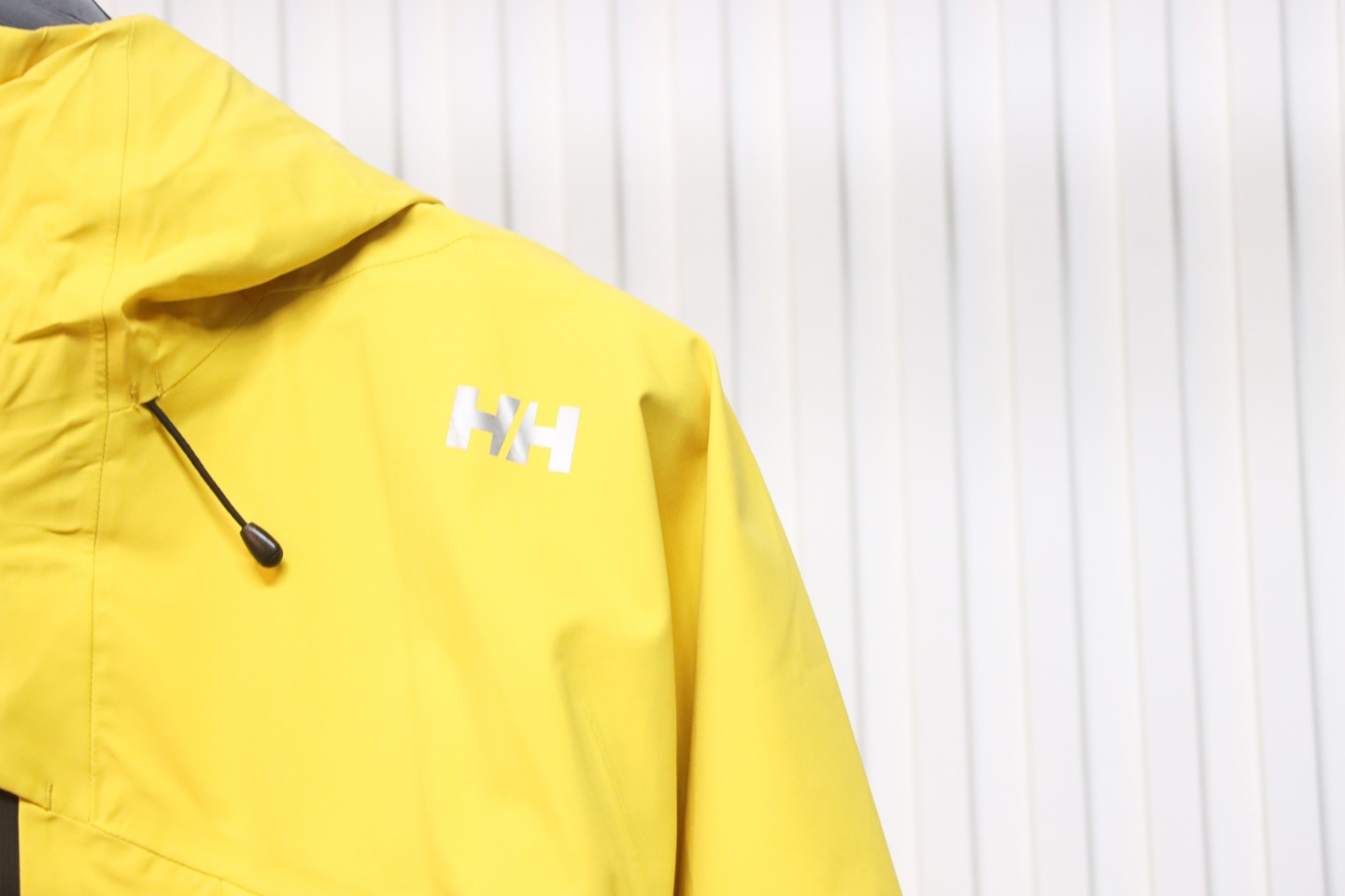 Helly Hansen HH Outdoor Mountaineering Cold And Windproof H2 Hard Shell Jacket Yellow
