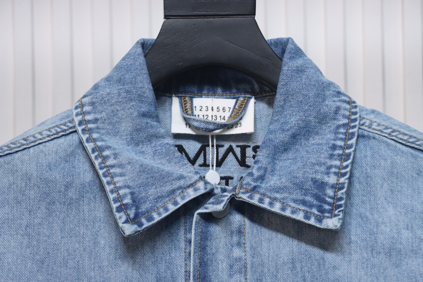 Maison Margiela 24Fw Corner Stitching Back Inverted Lettering Denim Jacket