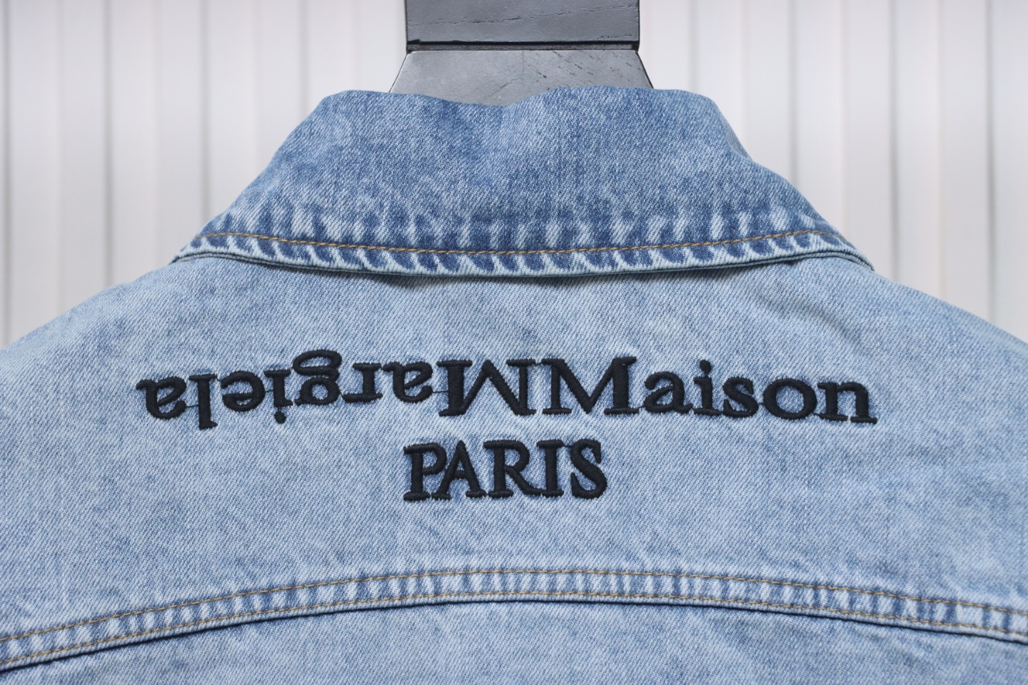 Maison Margiela 24Fw Corner Stitching Back Inverted Lettering Denim Jacket