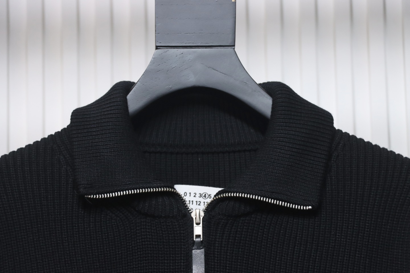 Maison Margiela 23Fw Corner Seam Leather Zipper Cardigan Sweater Black