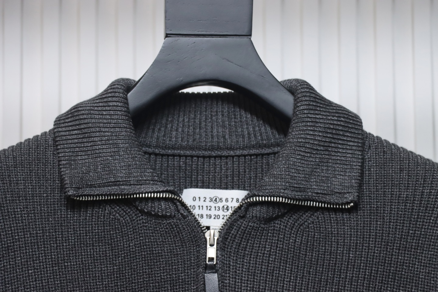 Maison Margiela 23Fw Corner Seam Leather Zipper Cardigan Sweater Grey
