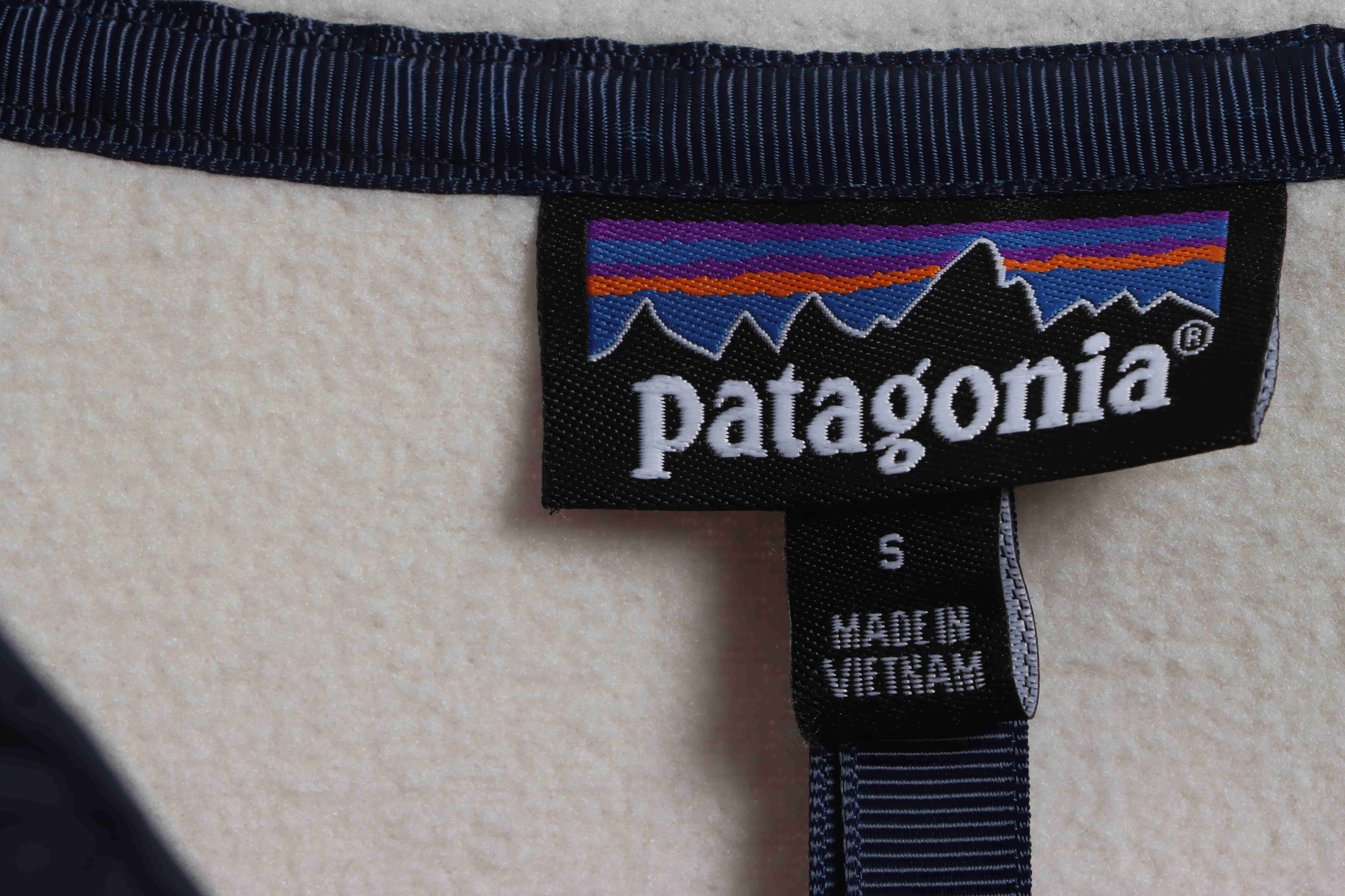 Patagonia Contrast Color Pocket Fleece White