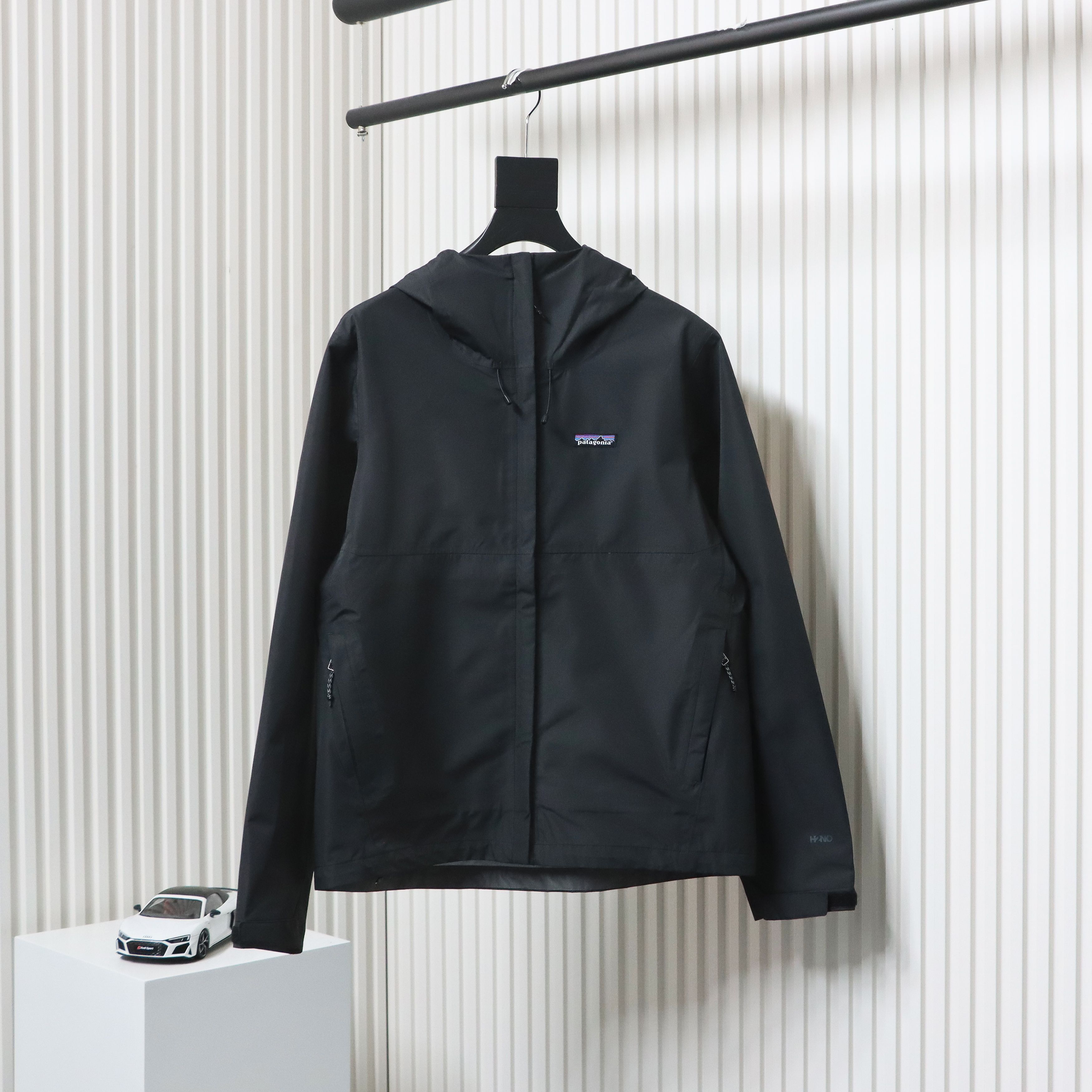 Patagonia Basics Logo Jacket Zip-Up Jacket Black