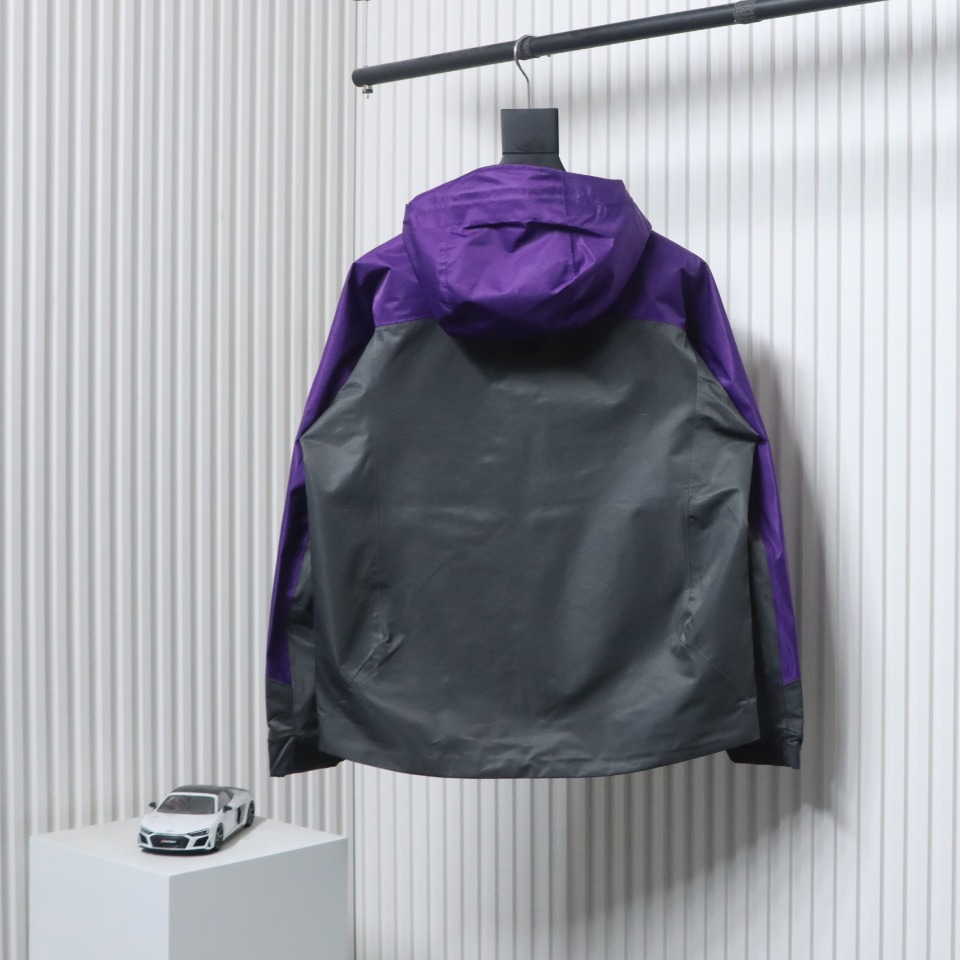 Patagonia Shark Mountain Logo Fully Rubberized Jacket Purple