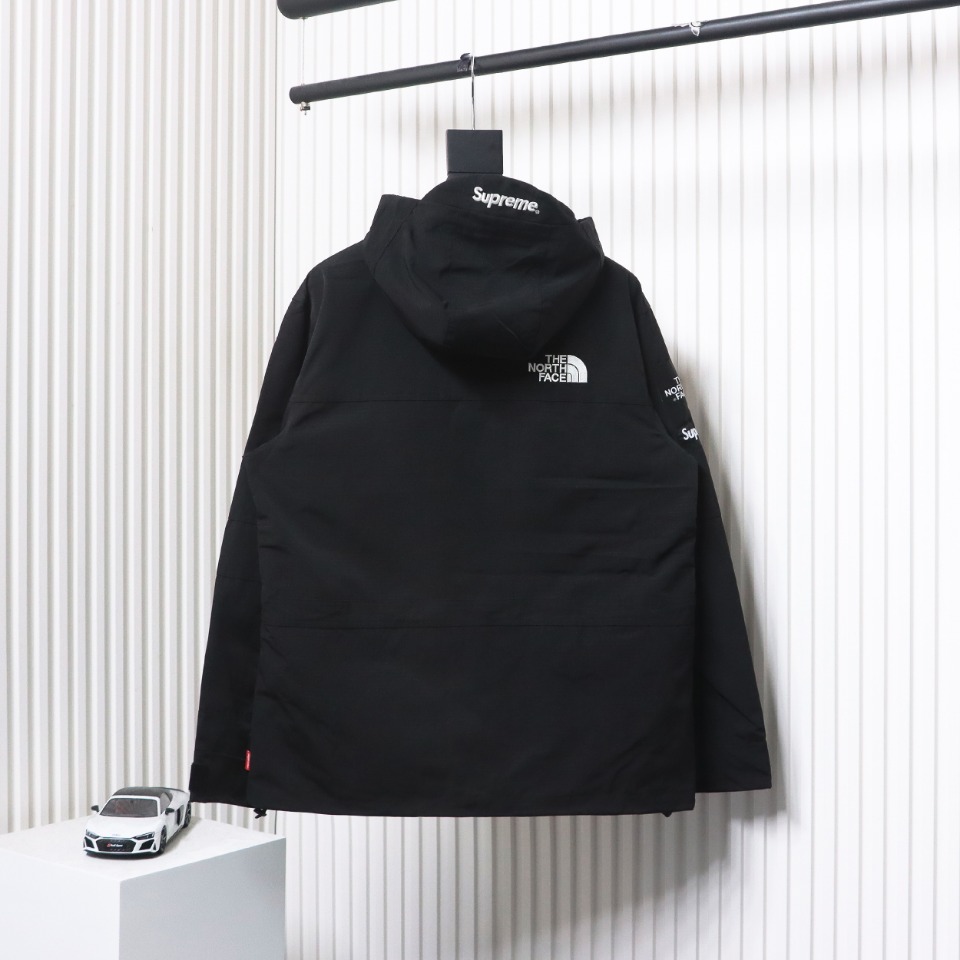 Supreme x The North Face 18Fw SUP Outdoor Color Matching Jacket Black