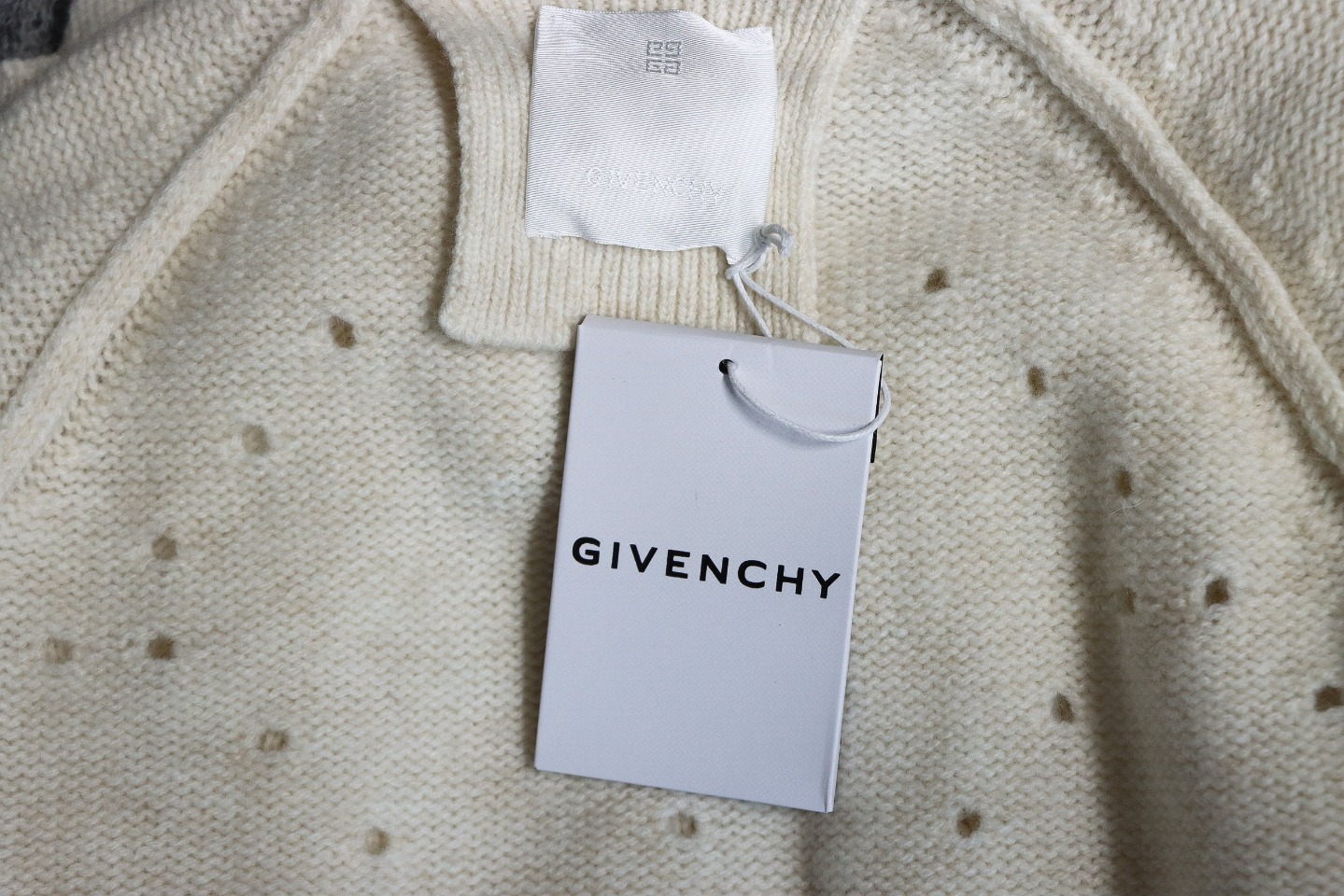 Givenchy 24FW Hollow Wool Lapel Sweater