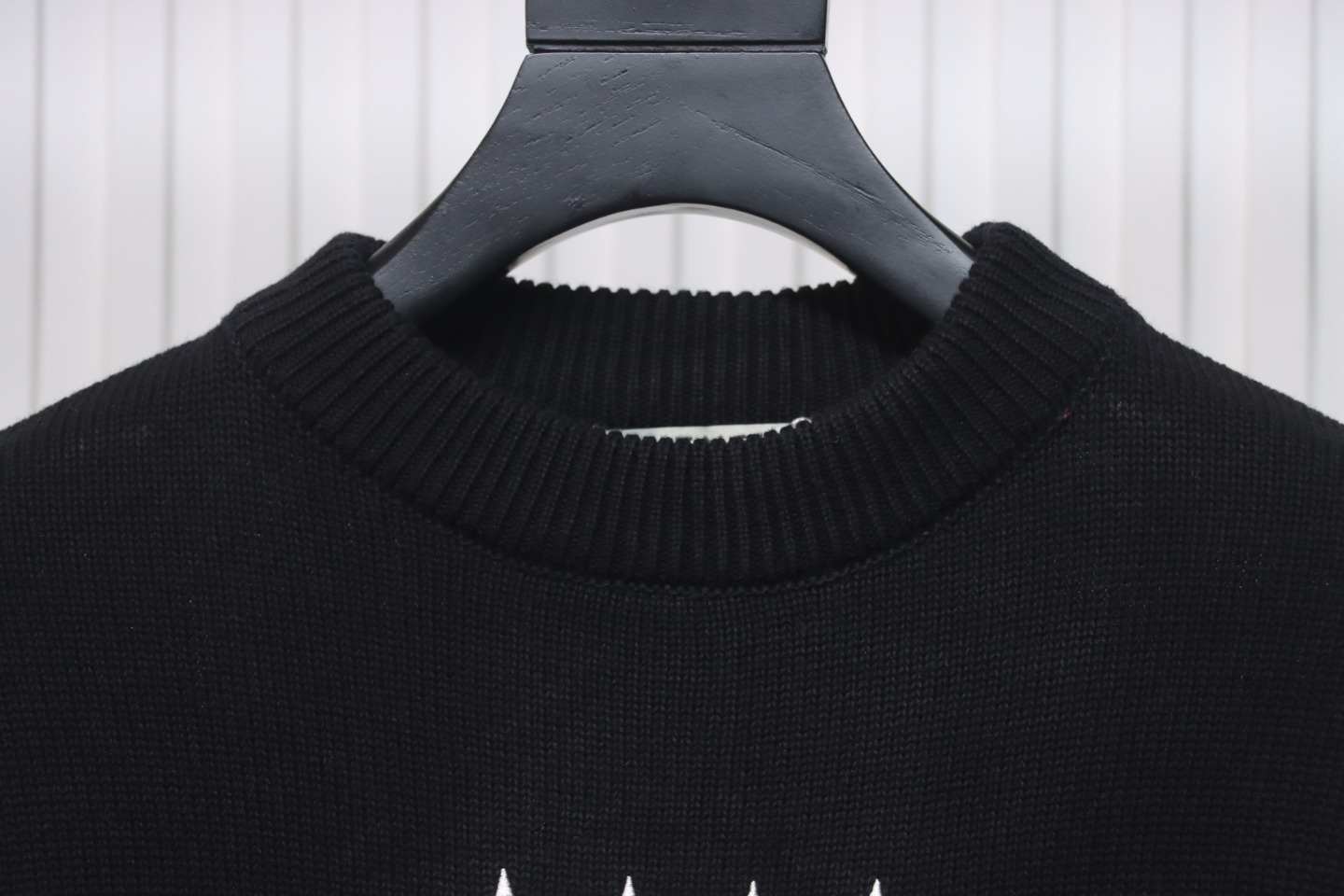 Givenchy Four-Star Alphabet Five-Pointed Star Distressed Crew Neck Sweater