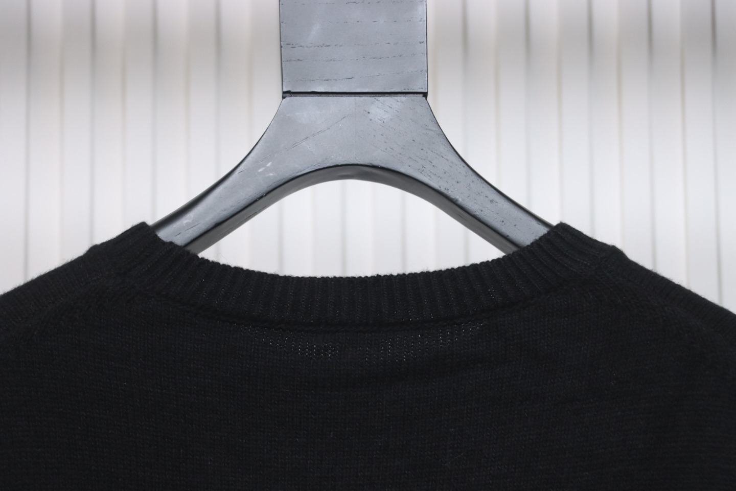 Loewe 24FW Embroidered Small Logo Crew Neck Sweater Black