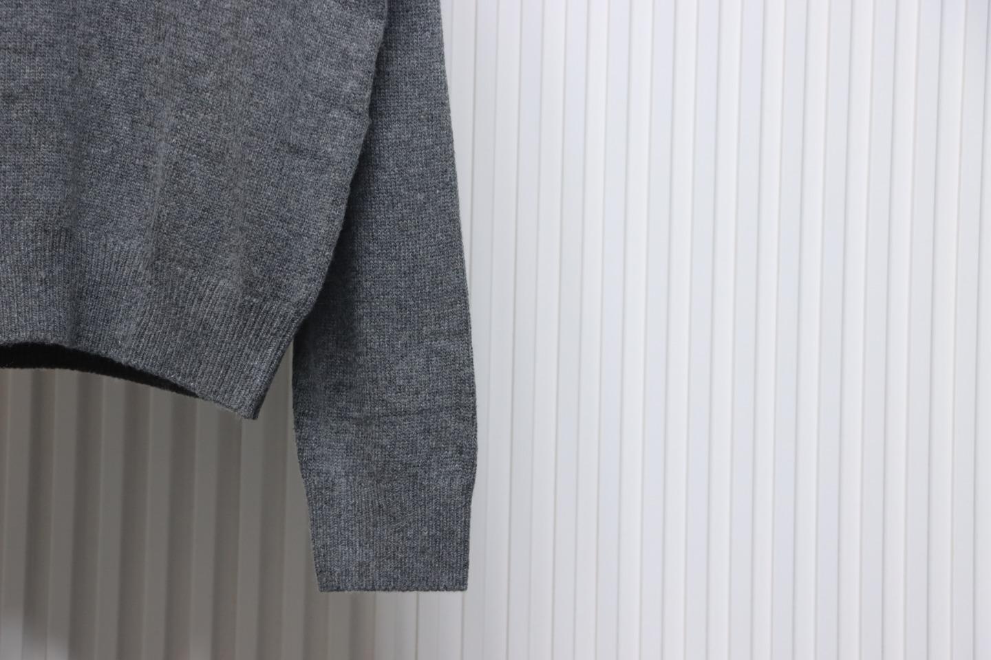 Loewe 24FW Embroidered Small Logo Crew Neck Sweater Grey