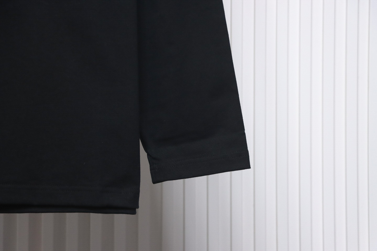 Loewe 24Fw Simple Contrast Color Logo Embroidered Long Sleeve T-shirt Black