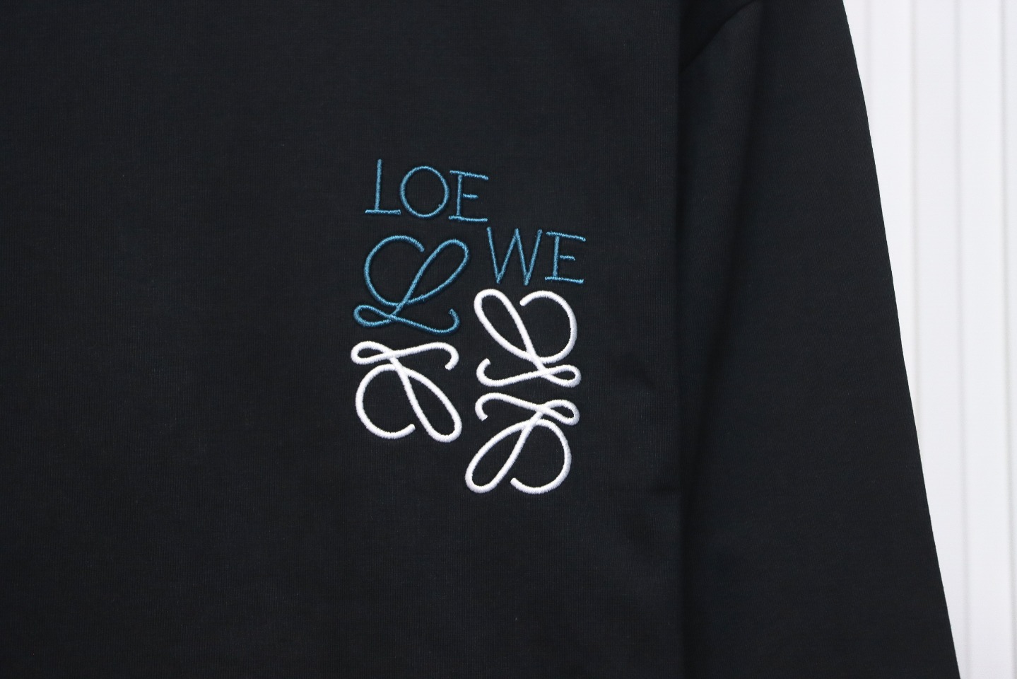 Loewe 24Fw Simple Contrast Color Logo Embroidered Long Sleeve T-shirt Black