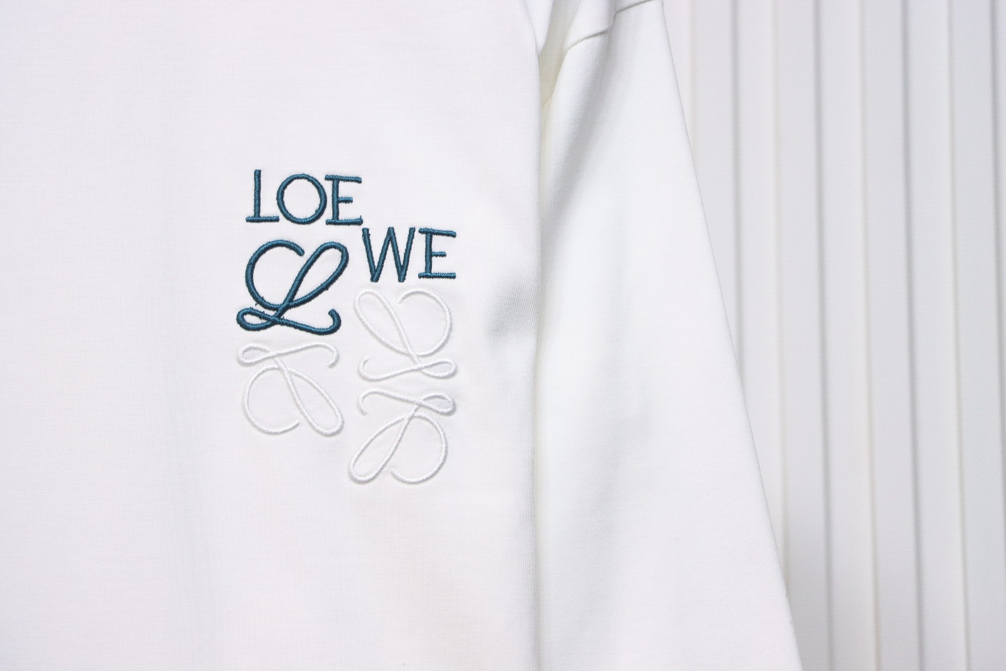 Loewe 24Fw Simple Contrast Color Logo Embroidered Long Sleeve T-shirt White