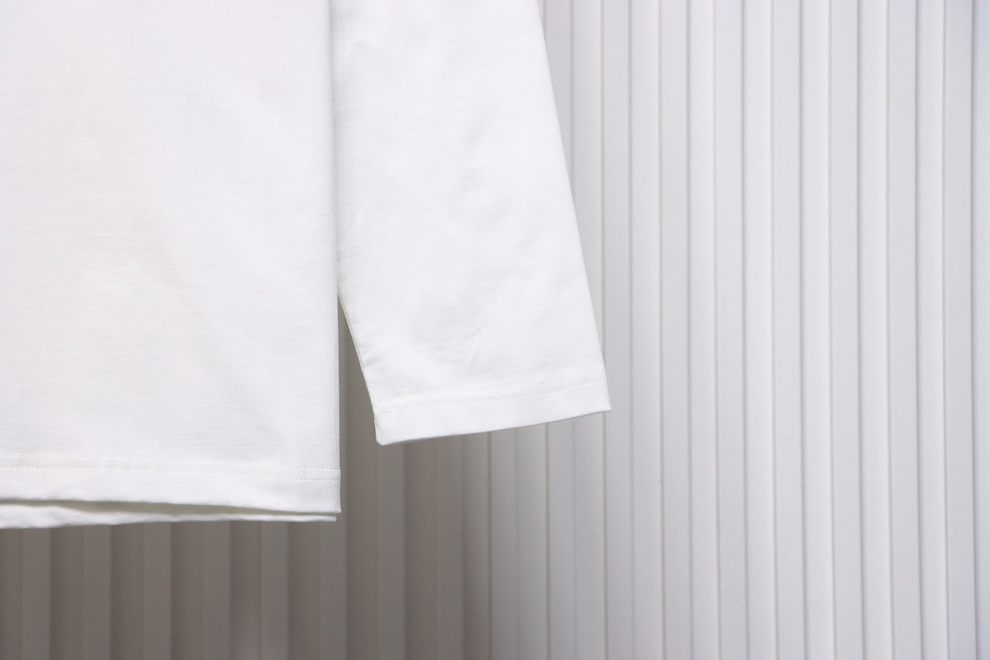 Loewe 24Fw Simple Contrast Color Logo Embroidered Long Sleeve T-shirt White