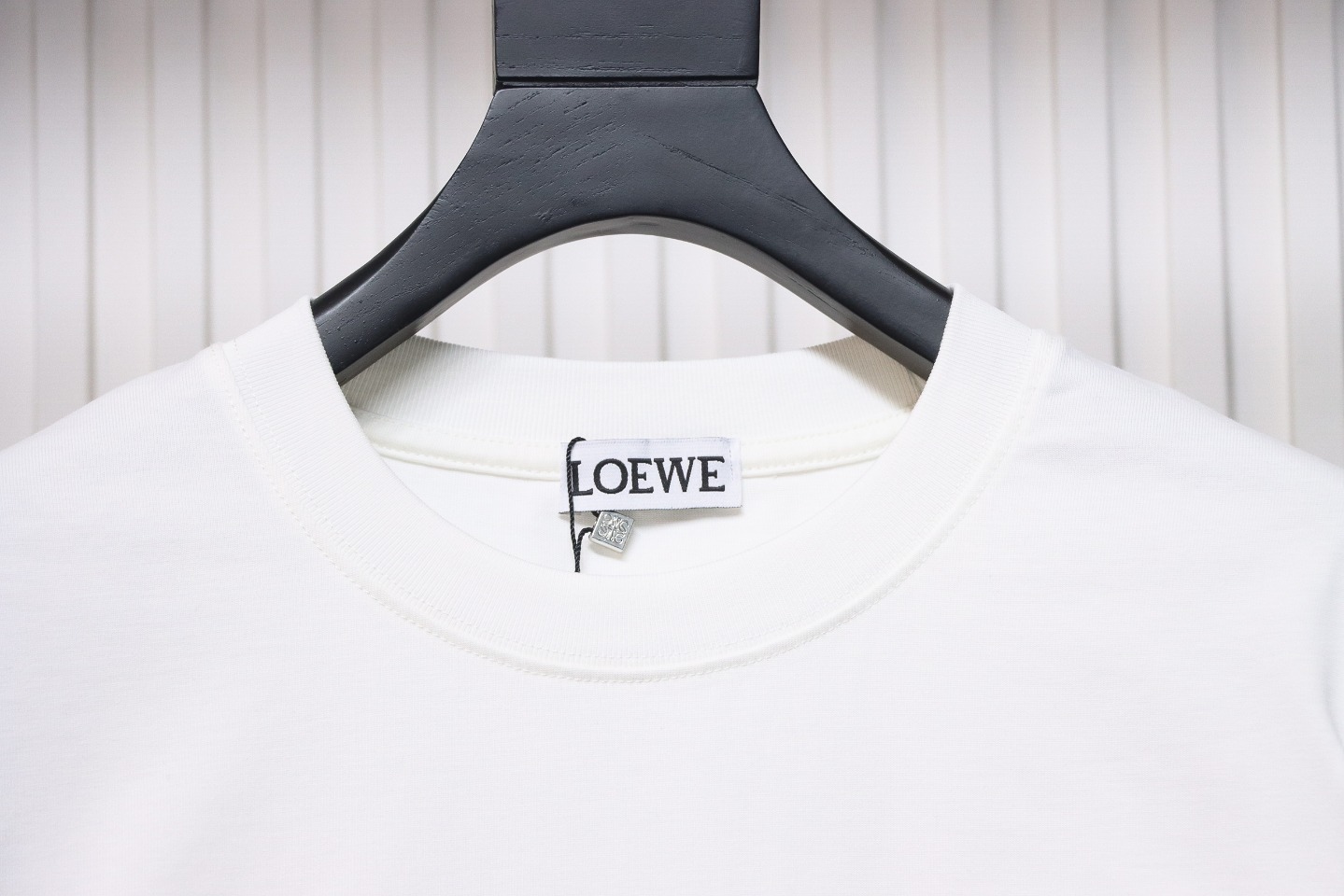 Loewe 24Fw Simple Contrast Color Logo Embroidered Long Sleeve T-shirt White