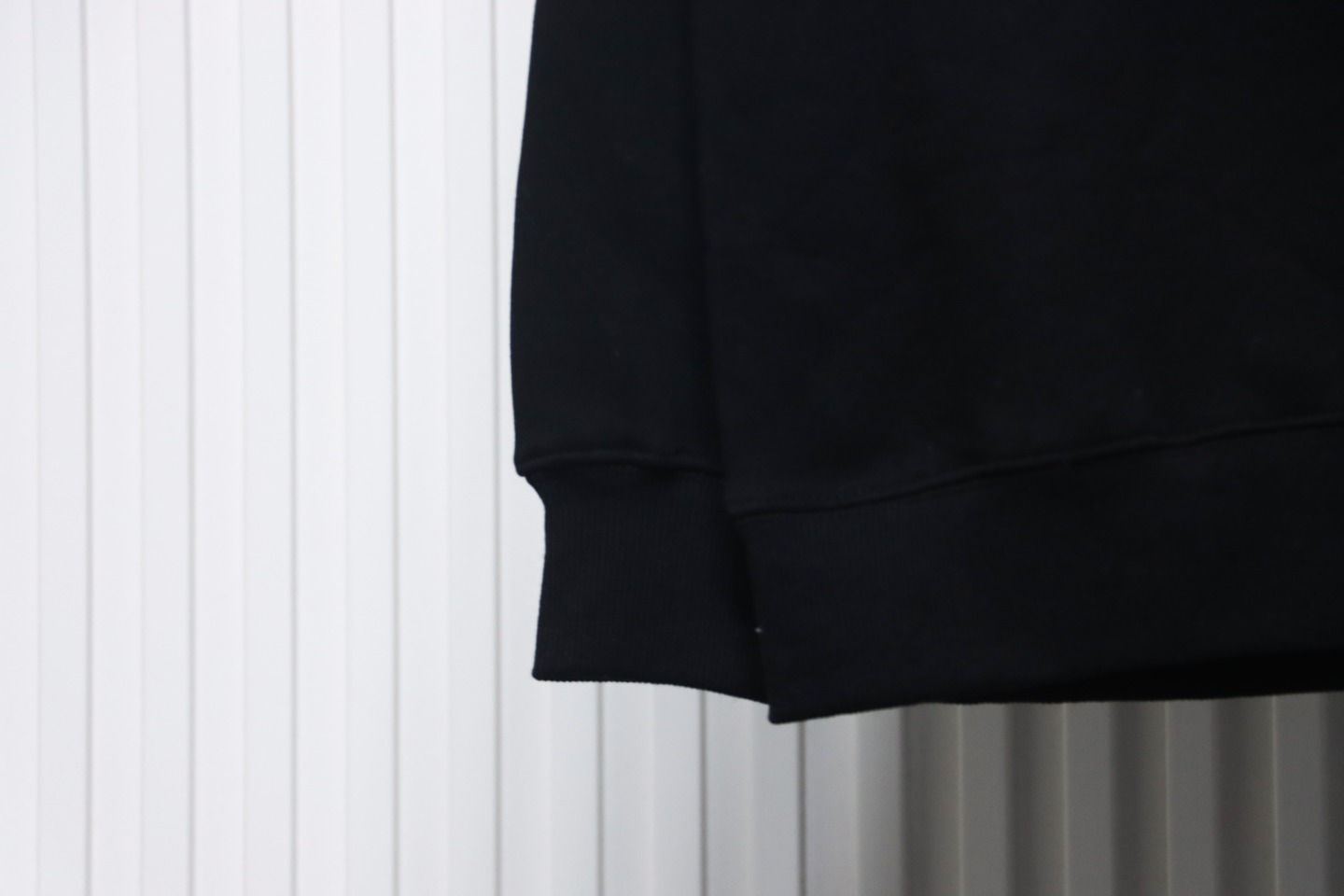 We11 Done 24FW Cup Kitten Crew Neck Hoodie Black