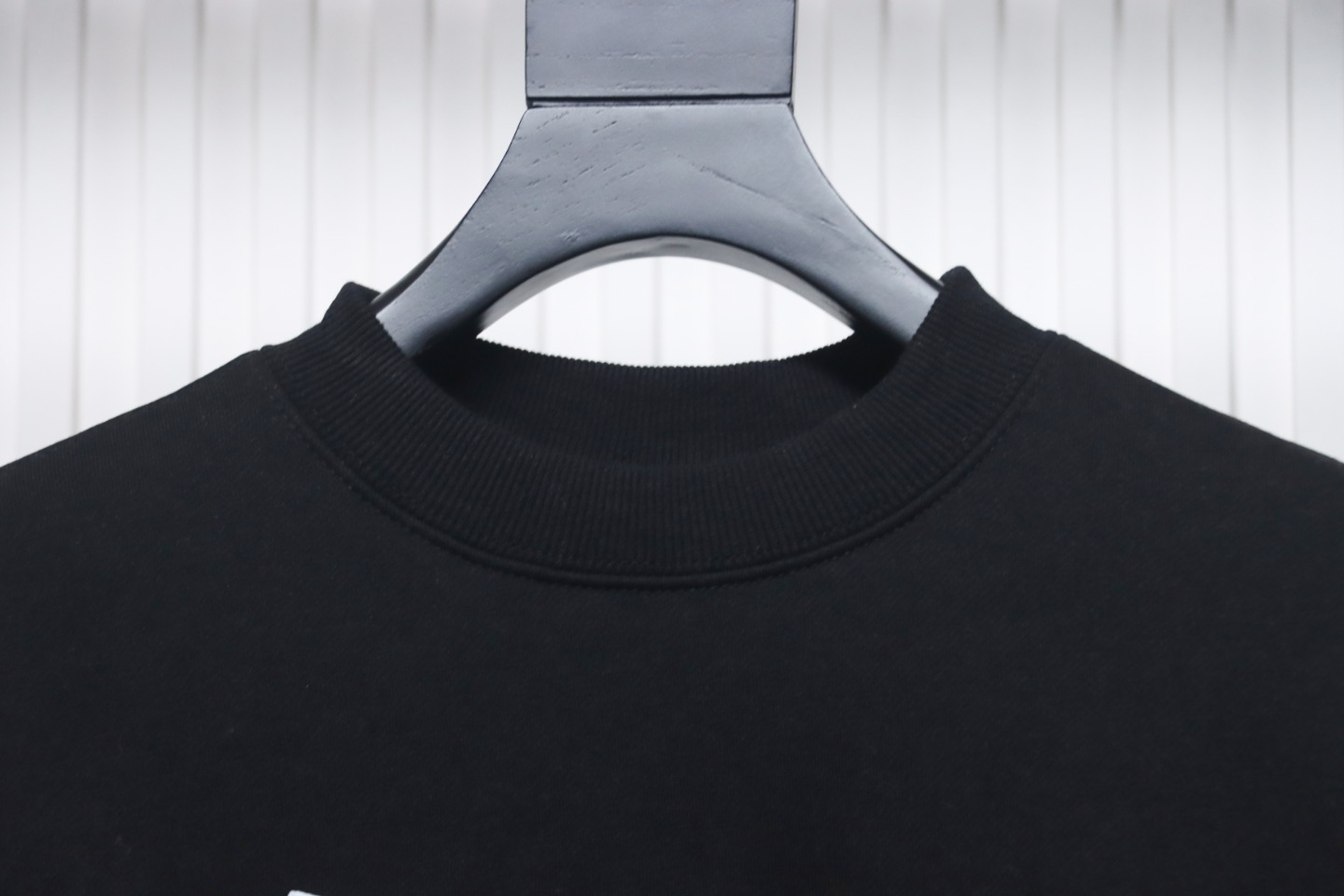 We11 Done 24FW Cup Kitten Crew Neck Hoodie Black