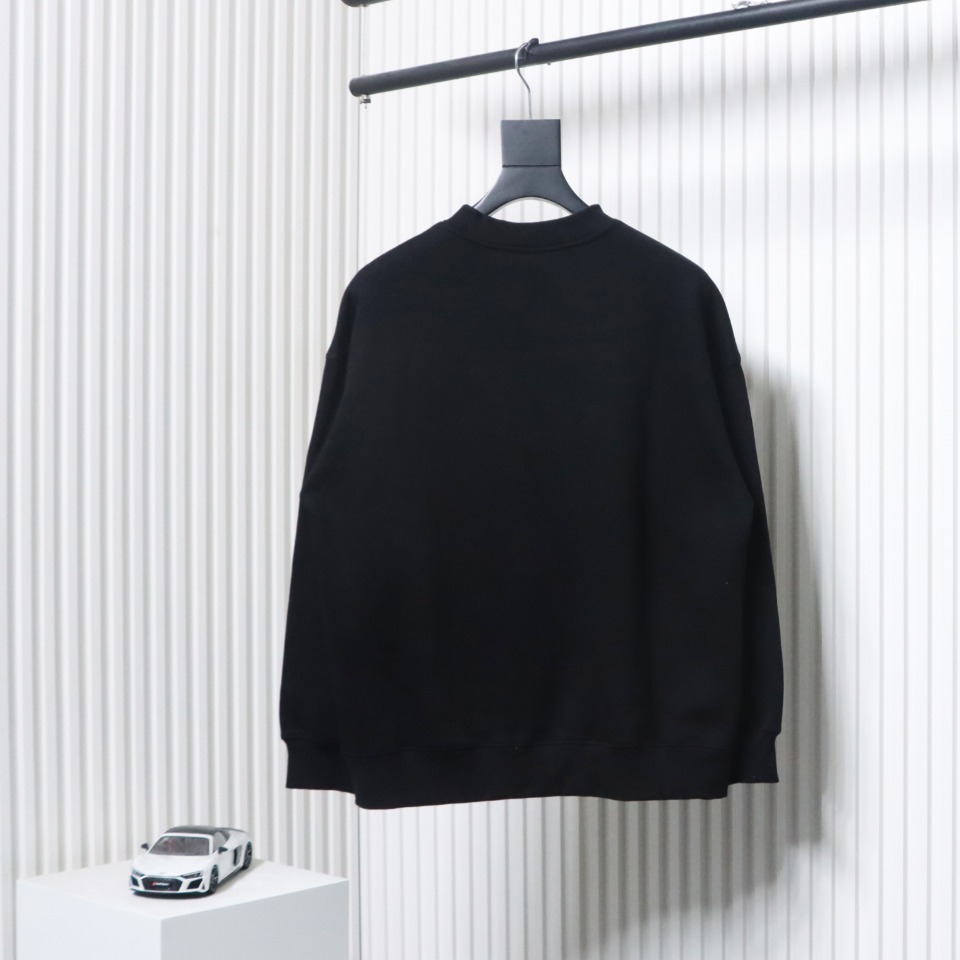 We11 Done 24FW Cup Kitten Crew Neck Hoodie Black