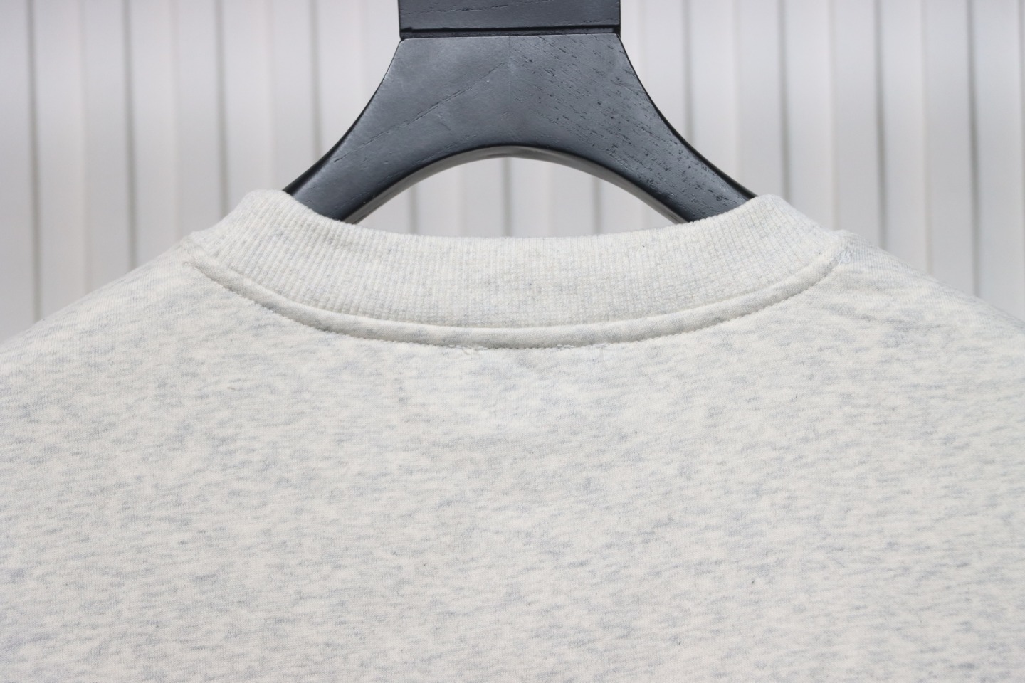 We11 Done 24FW Dynamic Lettering Round Neck Hoodie White