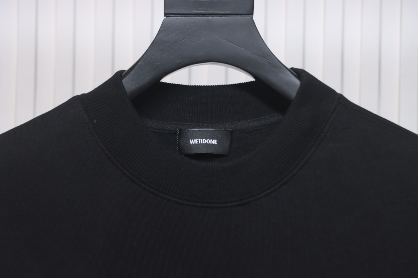 We11 Done 24FW Dynamic Lettering Round Neck Hoodie Black