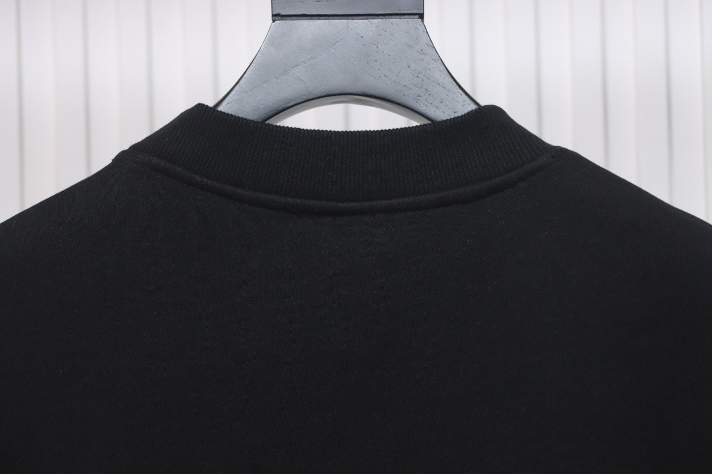 We11 Done 24FW Dynamic Lettering Round Neck Hoodie Black