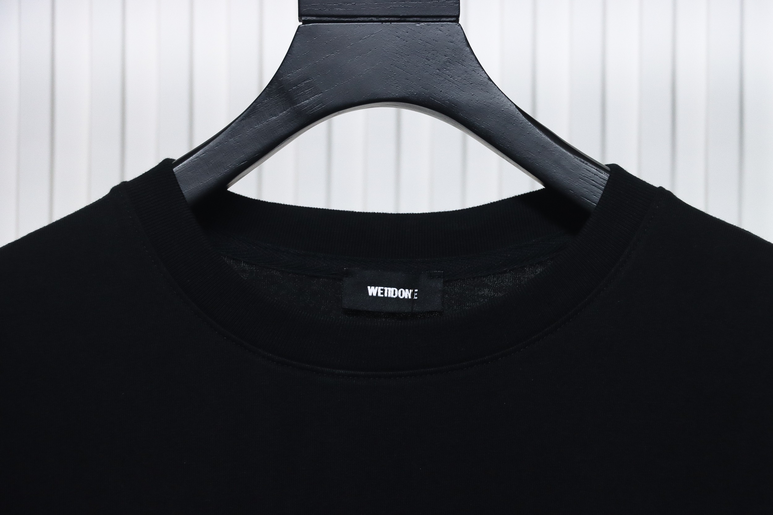 We11 Done 24FW Pearl Lettering Long Sleeve T-Shirt Black