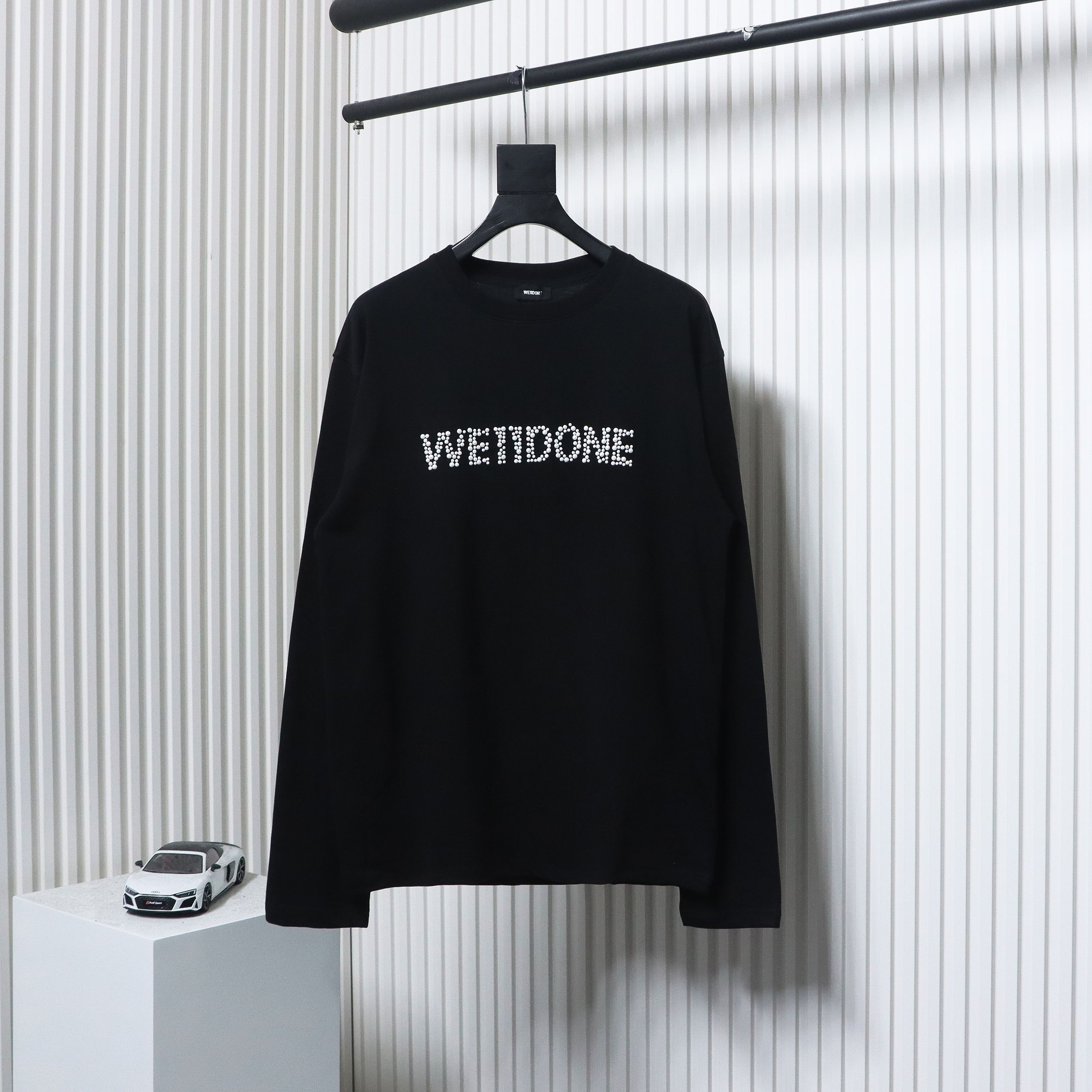We11 Done 24FW Pearl Lettering Long Sleeve T-Shirt Black