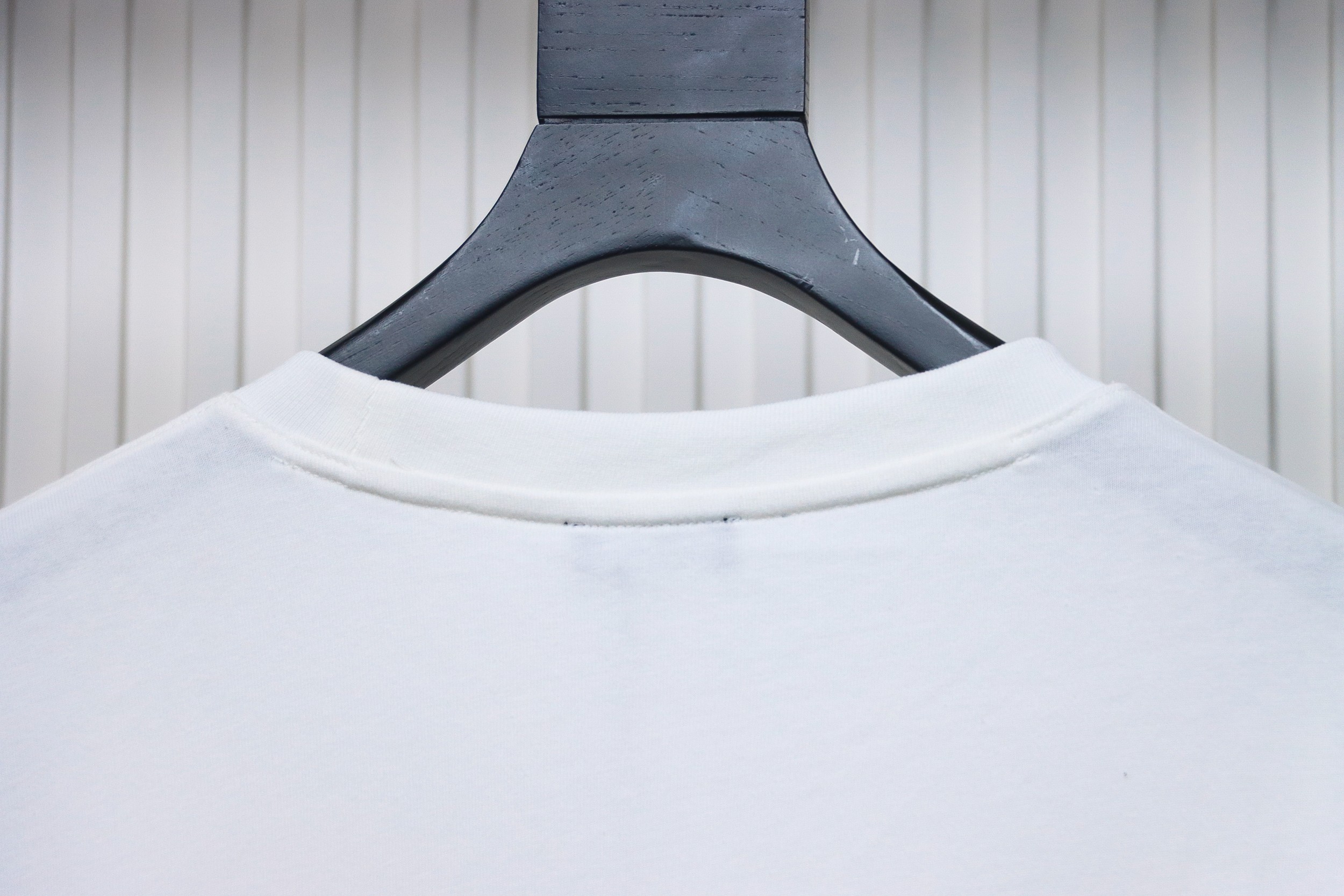 We11 Done 24FW Pearl Lettering Long Sleeve T-Shirt White