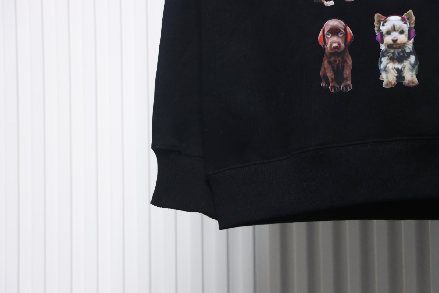 We11 Done 24FW Square Puppy Crew Neck Hoodie Black